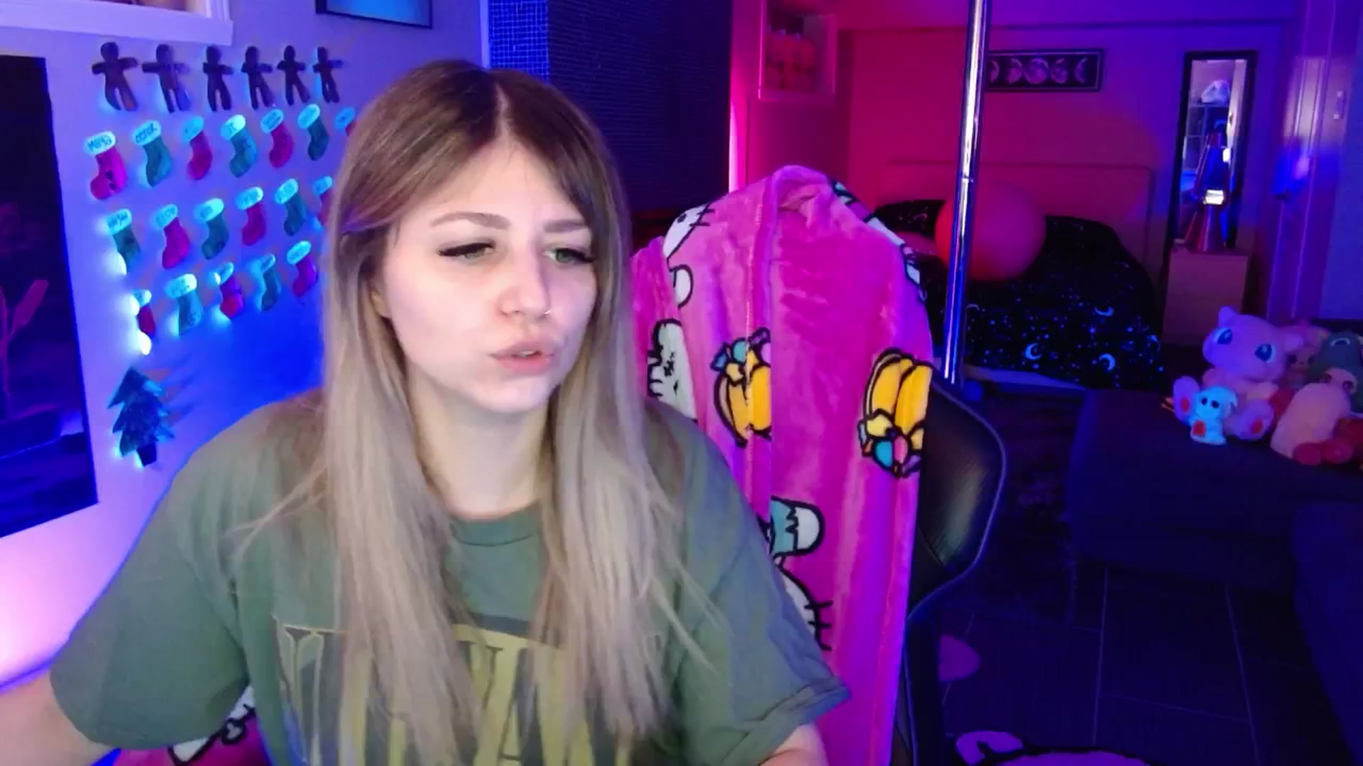 Gallery image thumbnail from Serafina's myfreecams stream on, 12/19/2025, 03:46 image 13 of 20