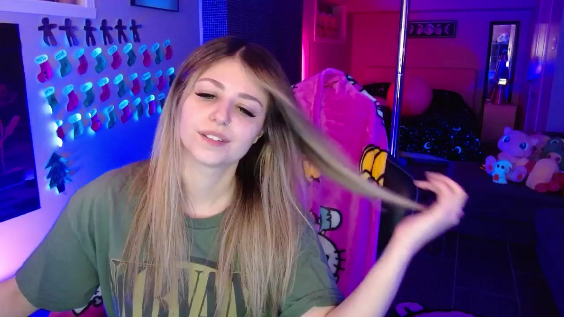 Gallery image thumbnail from Serafina's myfreecams stream on, 12/19/2025, 03:46 image 15 of 20