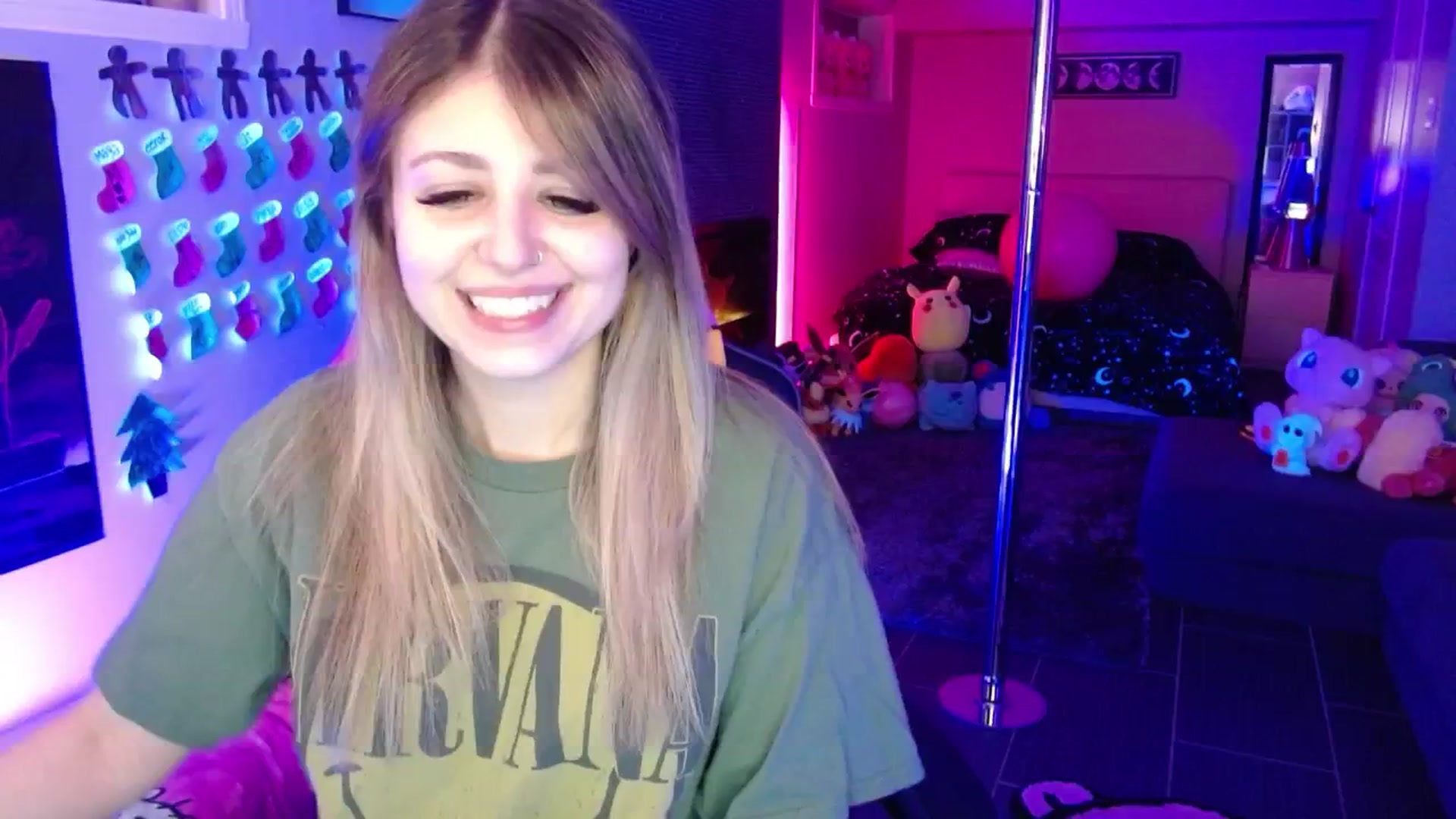 Gallery image thumbnail from Serafina's myfreecams stream on, 12/19/2025, 03:46 image 5 of 20