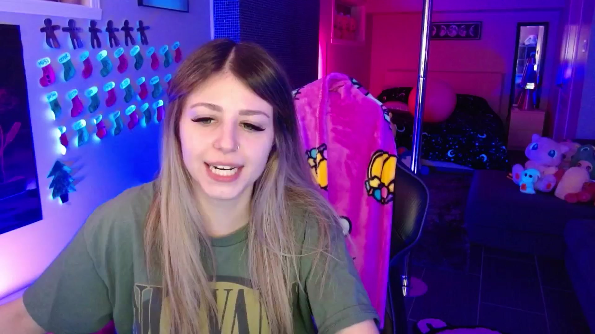 Gallery image thumbnail from Serafina's myfreecams stream on, 12/19/2025, 03:46 image 17 of 20