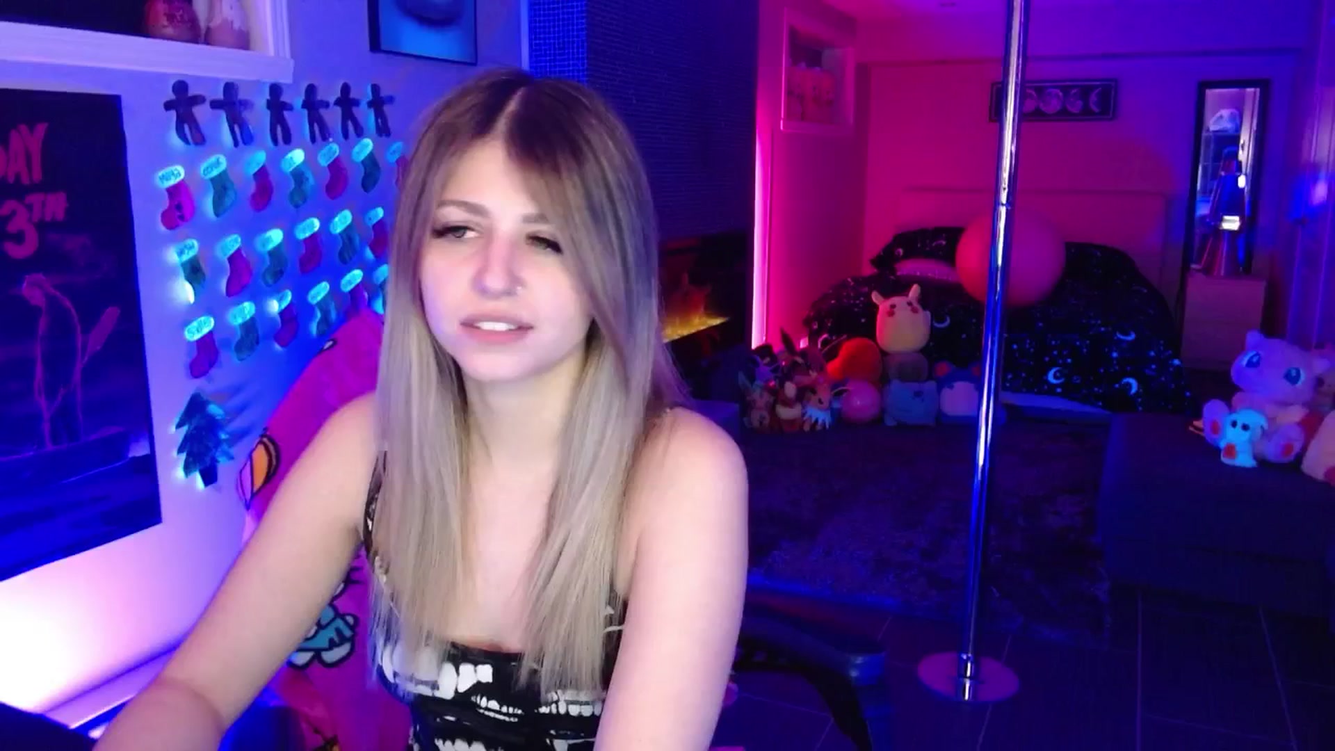 Gallery image thumbnail from Serafina's myfreecams stream on, 12/19/2025, 06:34 image 17 of 20