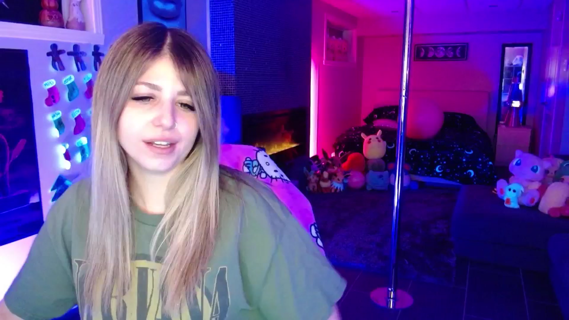 Gallery image thumbnail from Serafina's myfreecams stream on, 12/19/2025, 06:34 image 6 of 20