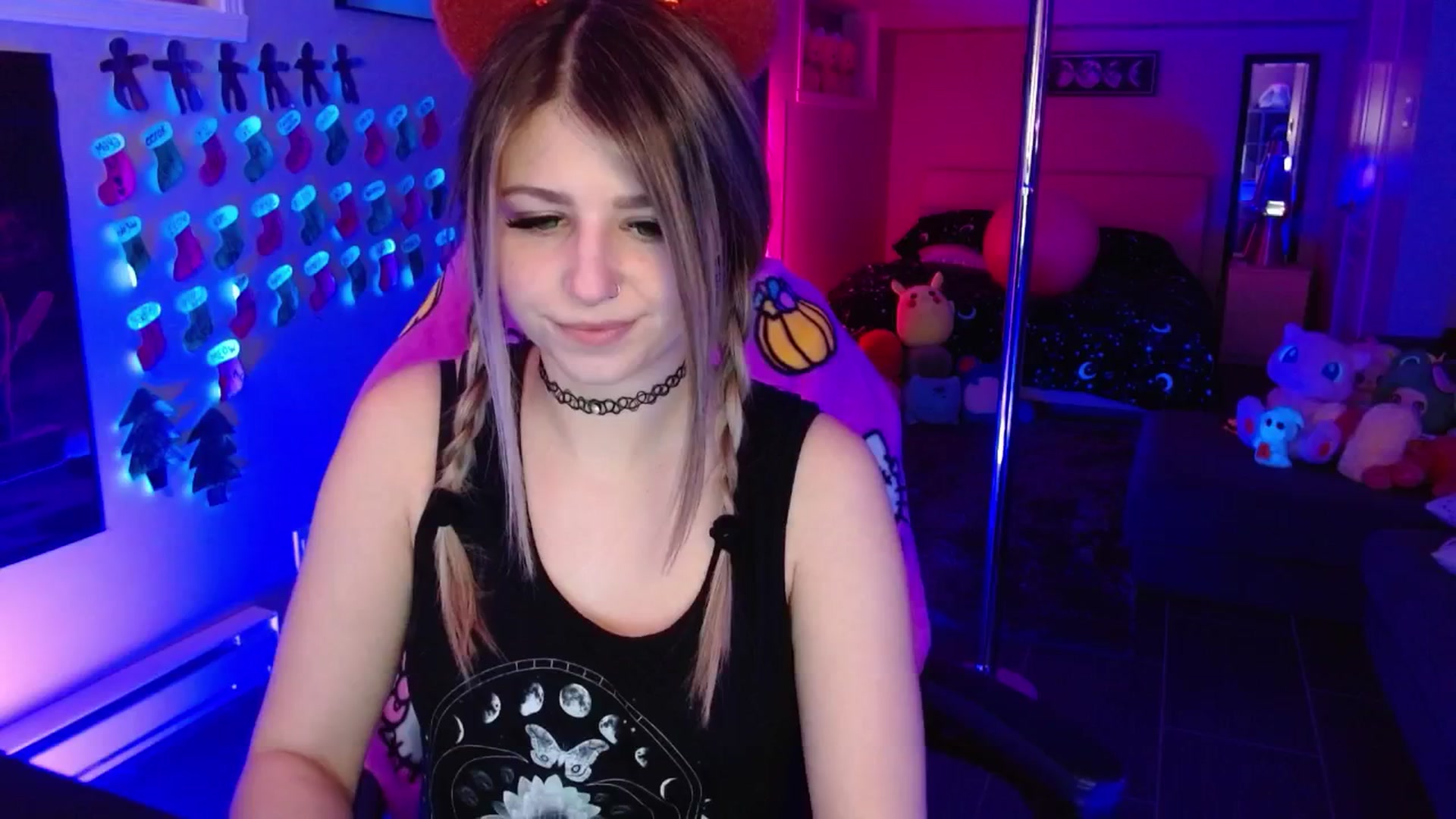 Gallery image thumbnail from Serafina's myfreecams stream on, 12/21/2025, 05:34 image 5 of 20