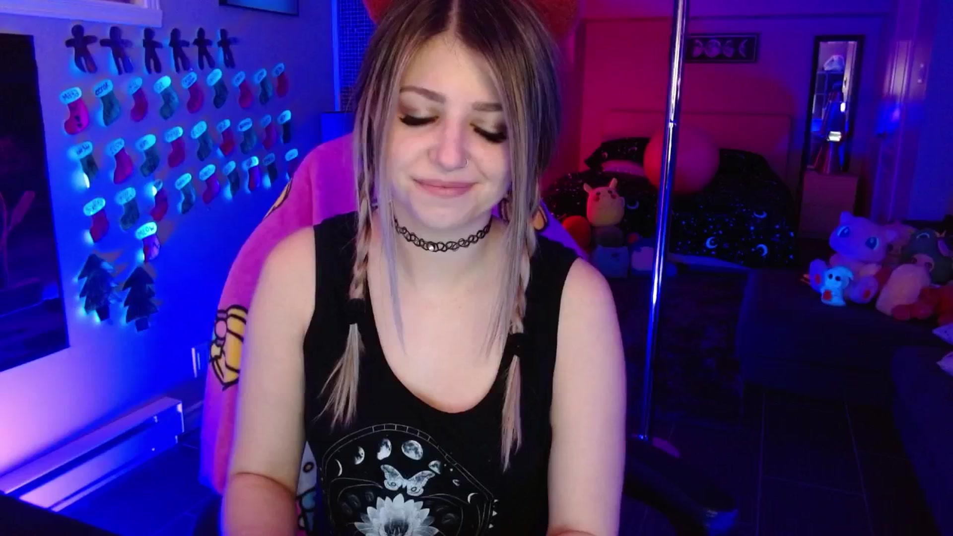 Gallery image thumbnail from Serafina's myfreecams stream on, 12/21/2025, 05:34 image 4 of 20