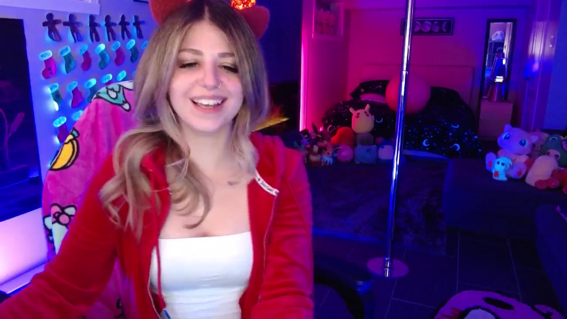Gallery image thumbnail from Serafina's myfreecams stream on, 12/25/2025, 05:24 image 11 of 20