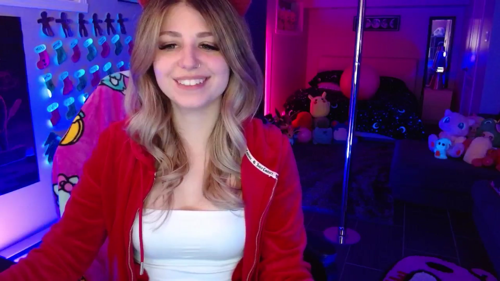 Gallery image thumbnail from Serafina's myfreecams stream on, 12/25/2025, 05:24 image 10 of 20