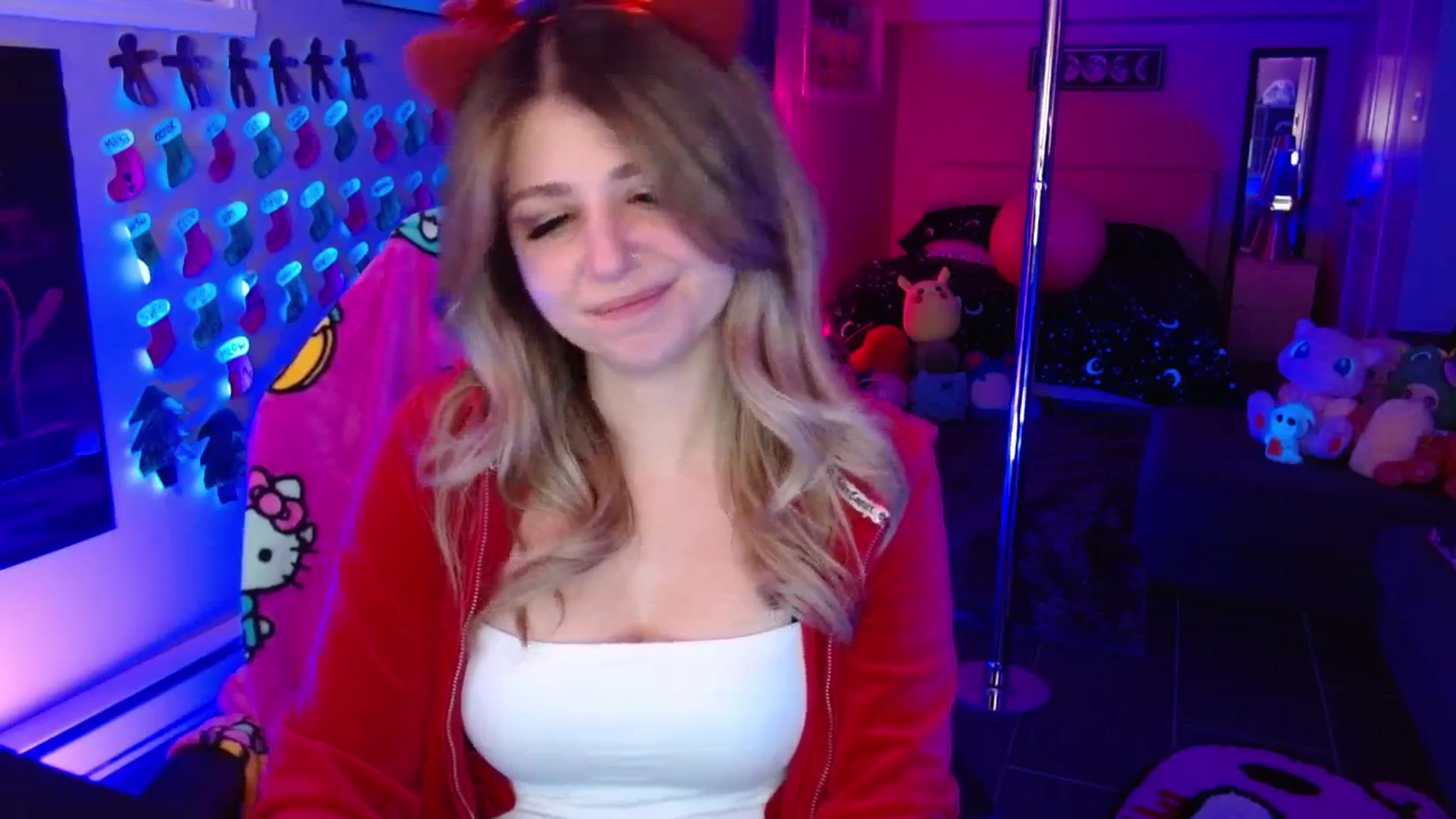Gallery image thumbnail from Serafina's myfreecams stream on, 12/25/2025, 05:24 image 12 of 20