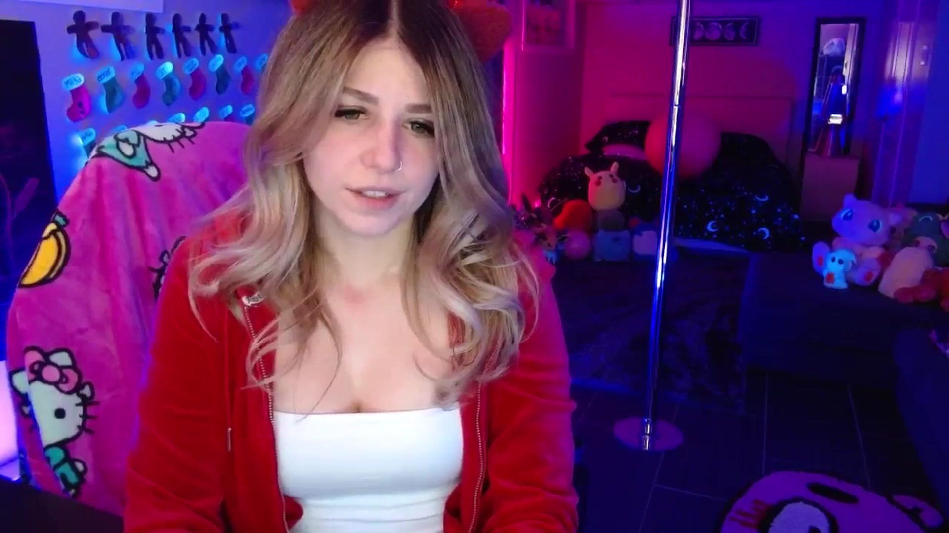Gallery image thumbnail from Serafina's myfreecams stream on, 12/25/2025, 05:24 image 19 of 20