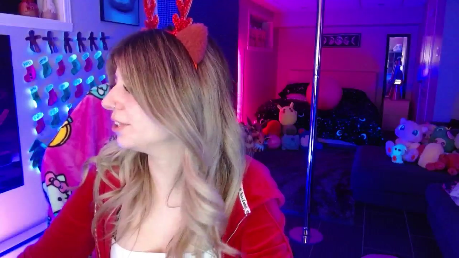 Gallery image thumbnail from Serafina's myfreecams stream on, 12/25/2025, 05:24 image 8 of 20