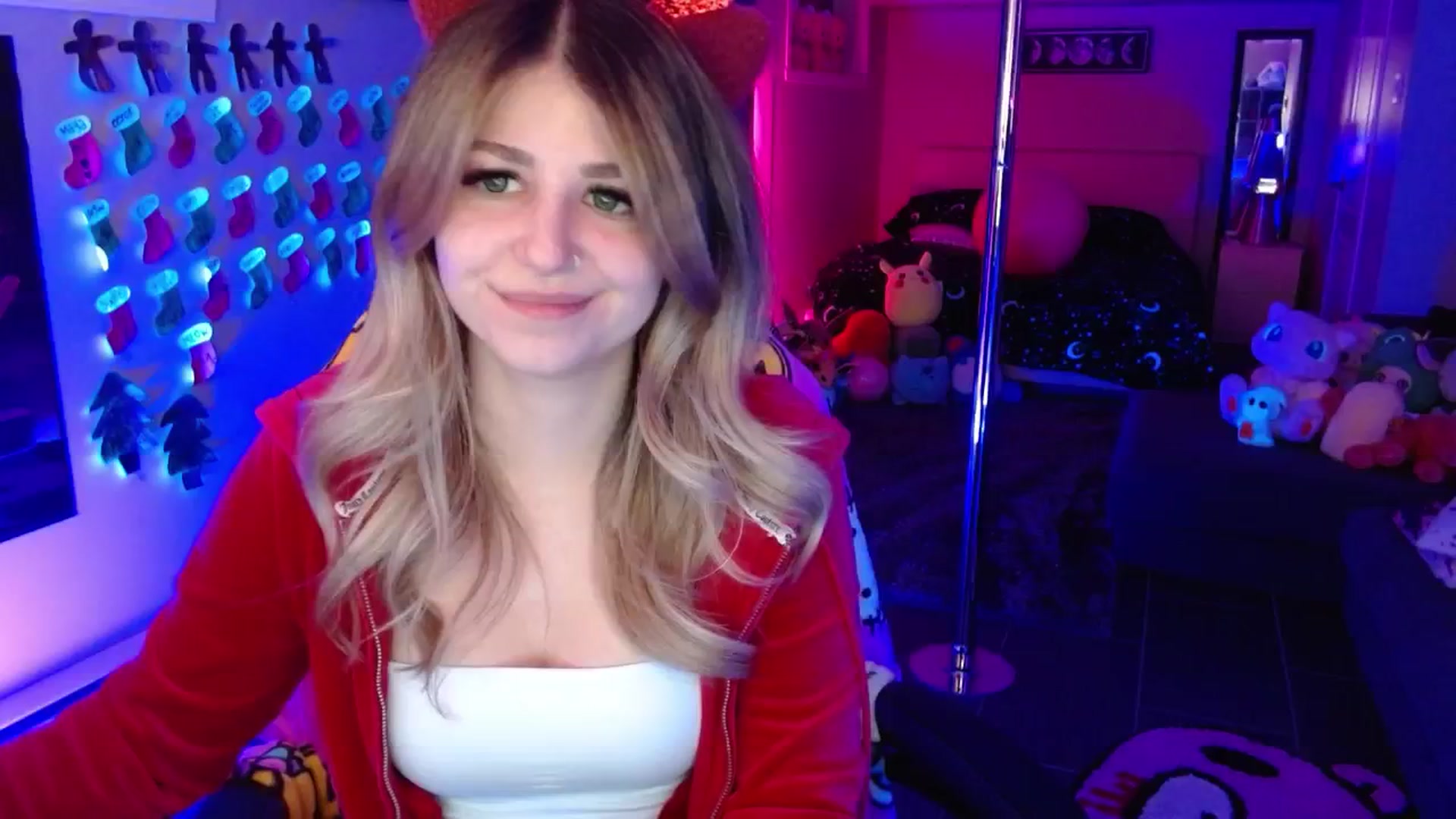 Gallery image thumbnail from Serafina's myfreecams stream on, 12/25/2025, 05:24 image 1 of 20