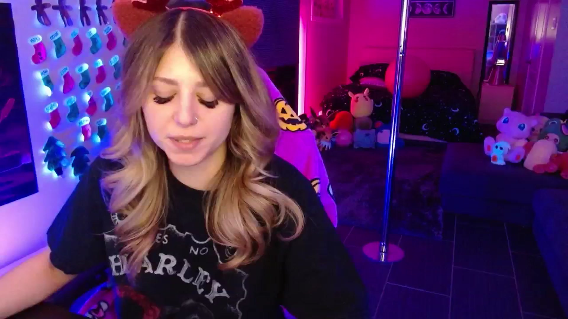 Gallery image thumbnail from Serafina's myfreecams stream on, 12/28/2025, 04:14 image 12 of 20