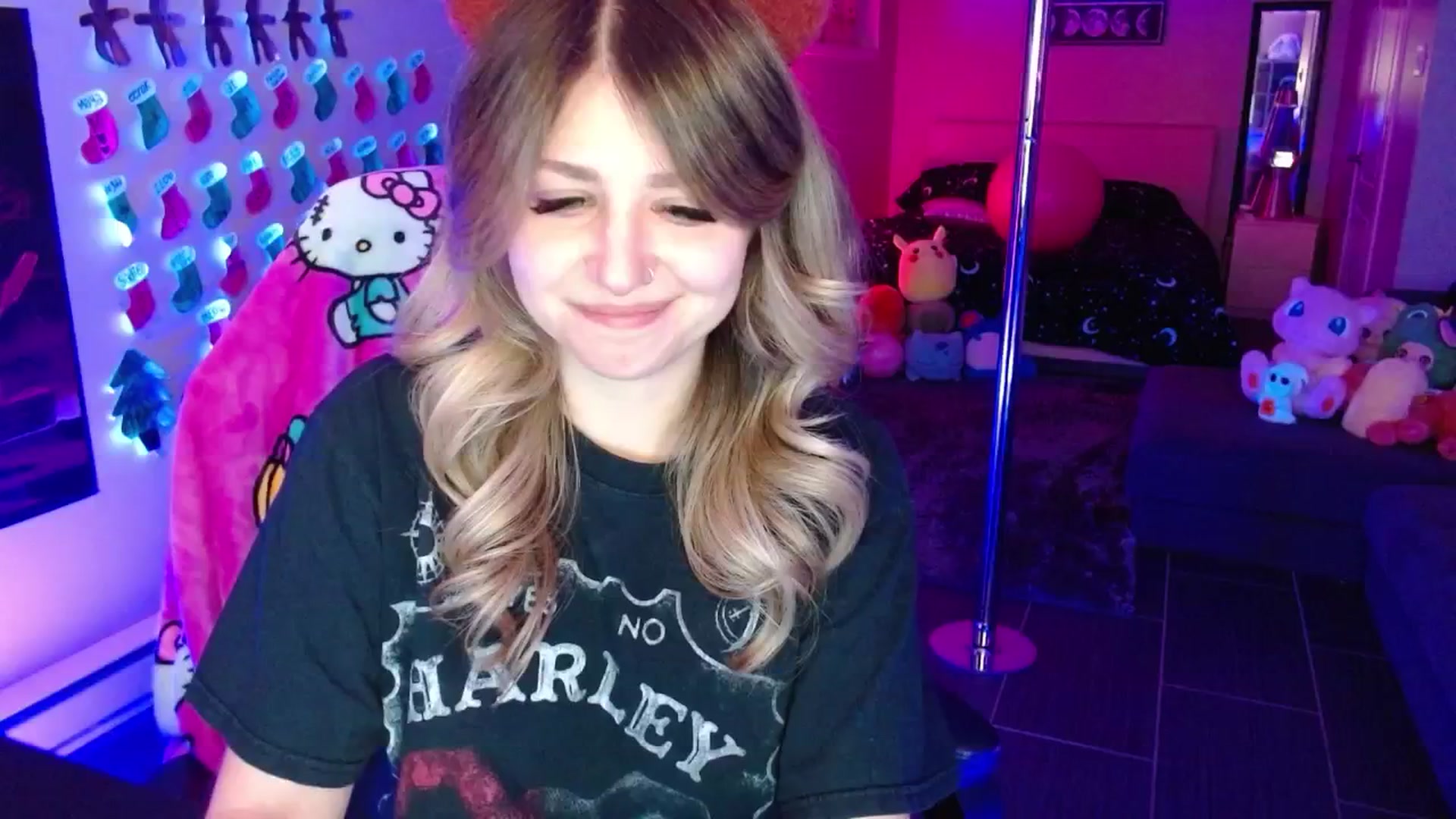 Gallery image thumbnail from Serafina's myfreecams stream on, 12/28/2025, 04:14 image 18 of 20