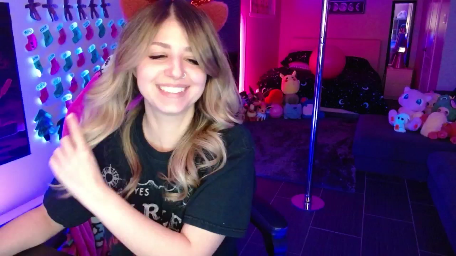 Gallery image thumbnail from Serafina's myfreecams stream on, 12/28/2025, 04:14 image 17 of 20