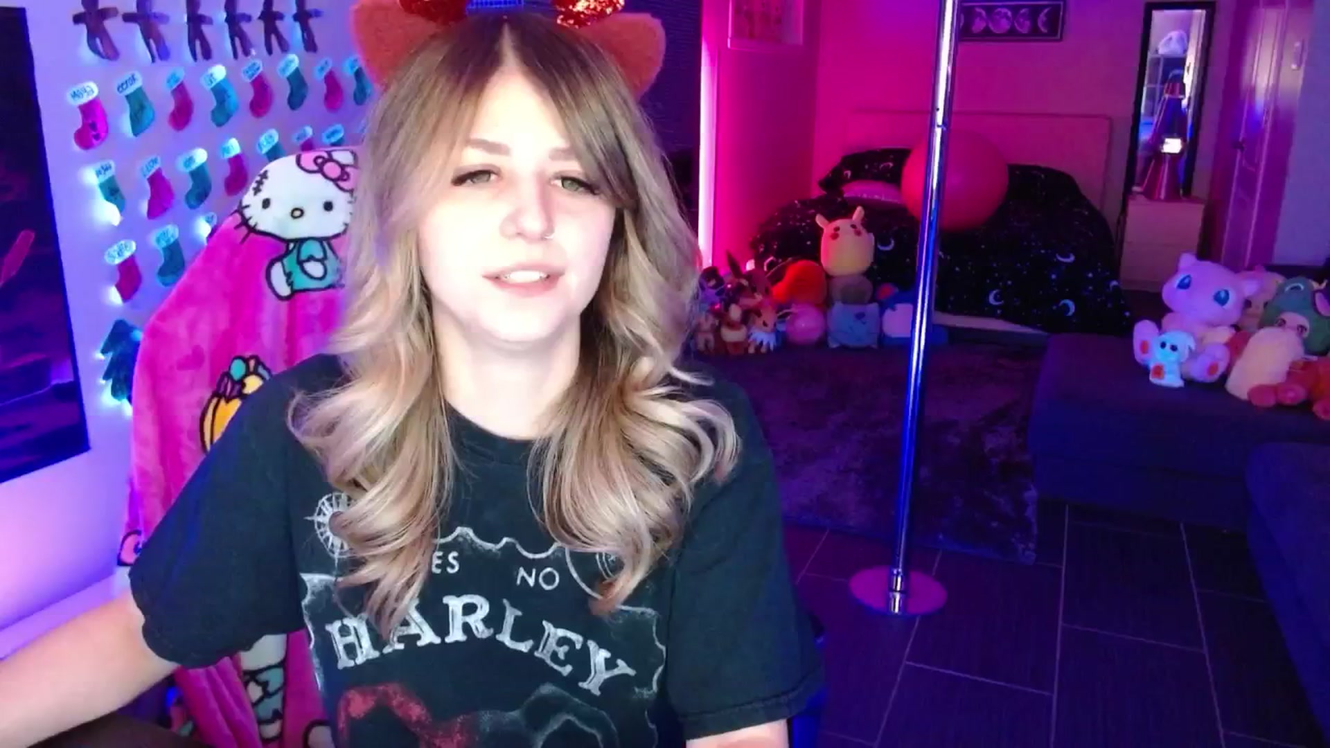Gallery image thumbnail from Serafina's myfreecams stream on, 12/28/2025, 04:14 image 14 of 20