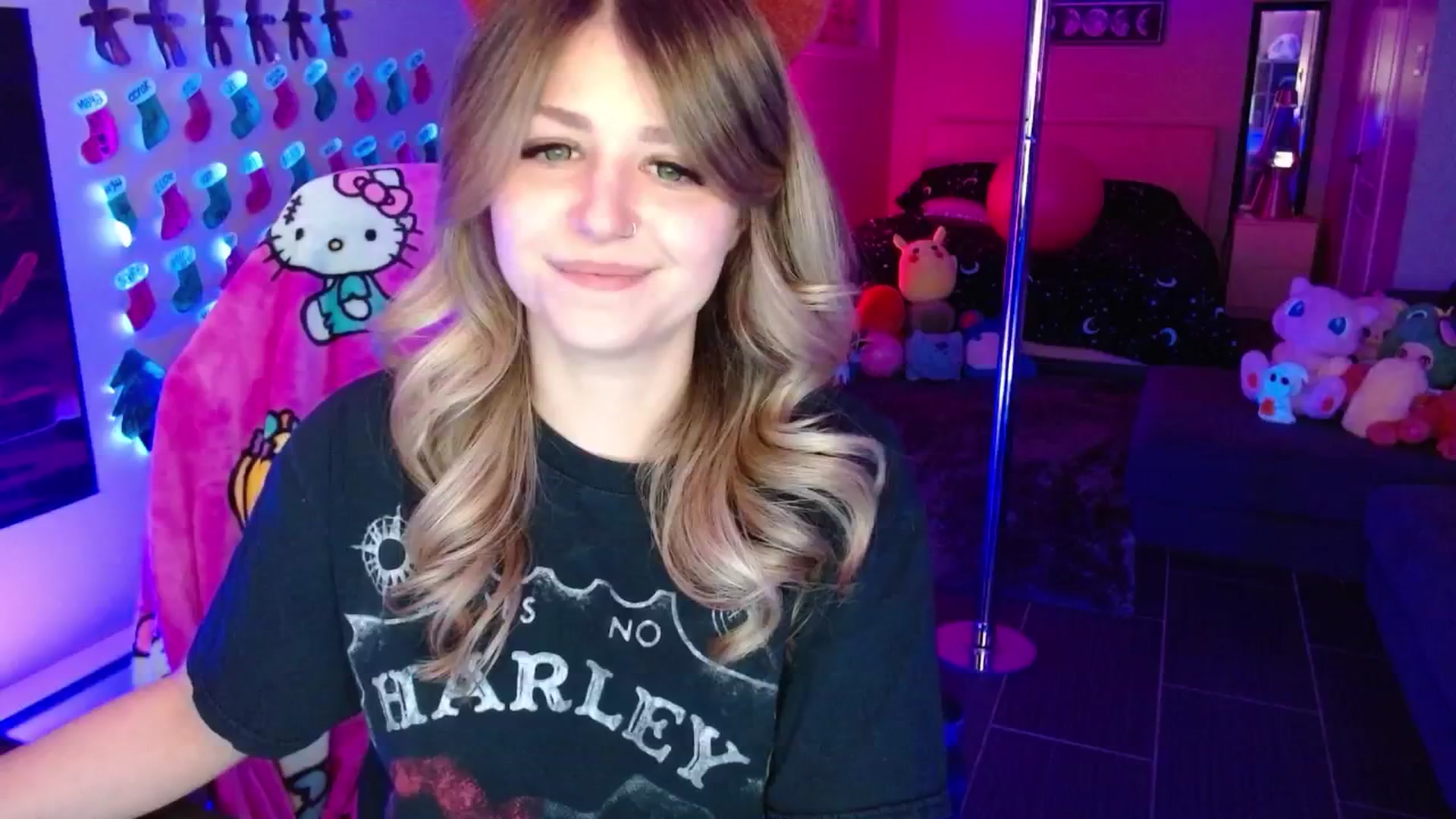 Gallery image thumbnail from Serafina's myfreecams stream on, 12/28/2025, 04:14 image 19 of 20
