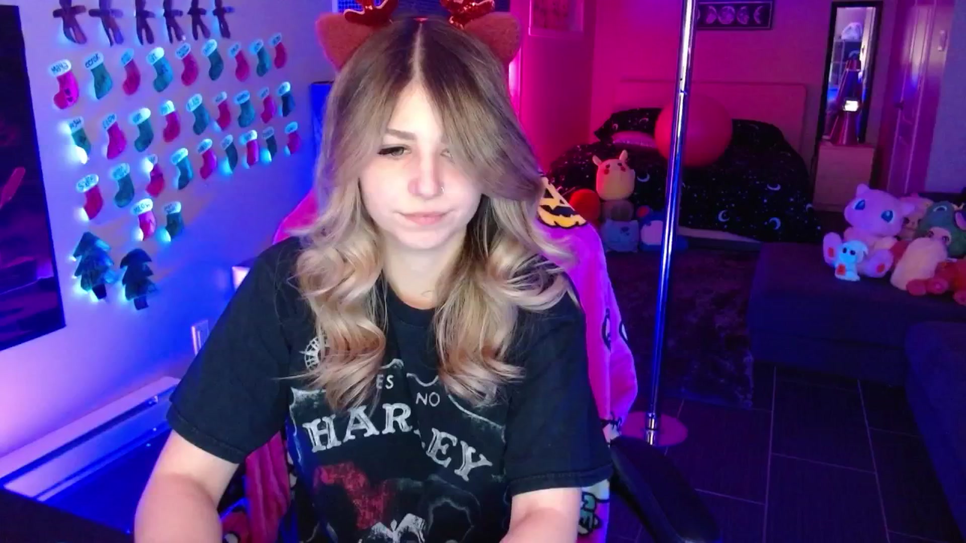 Gallery image thumbnail from Serafina's myfreecams stream on, 12/28/2025, 04:14 image 3 of 20