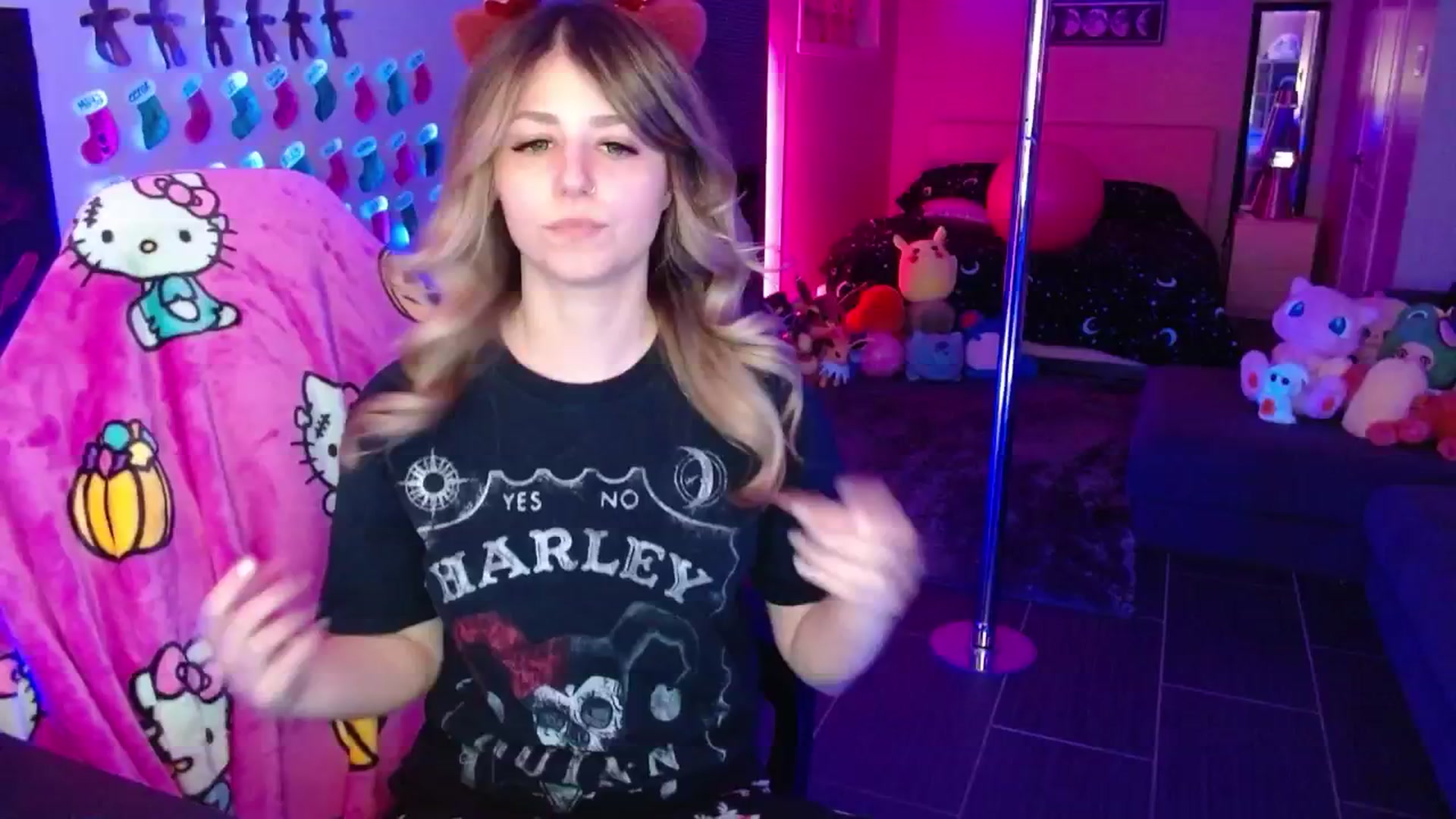 Gallery image thumbnail from Serafina's myfreecams stream on, 12/28/2025, 04:14 image 8 of 20