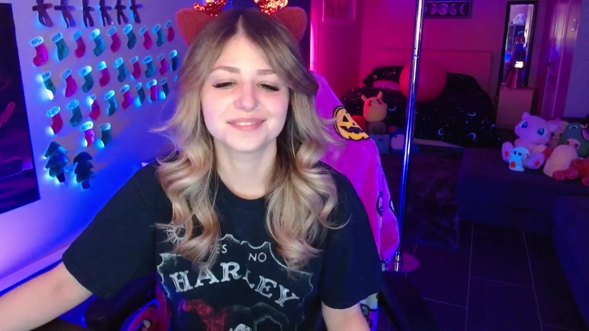 Gallery image thumbnail from Serafina's myfreecams stream on, 12/28/2025, 04:14 image 2 of 20