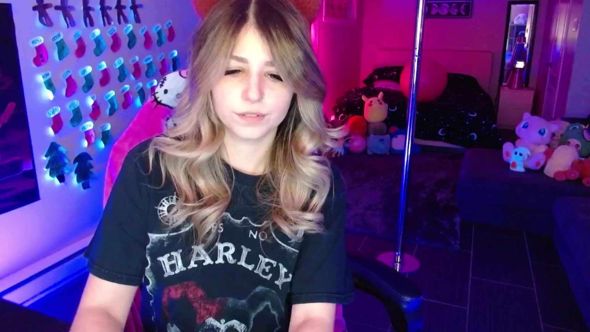 Gallery image thumbnail from Serafina's myfreecams stream on, 12/28/2025, 04:14 image 5 of 20