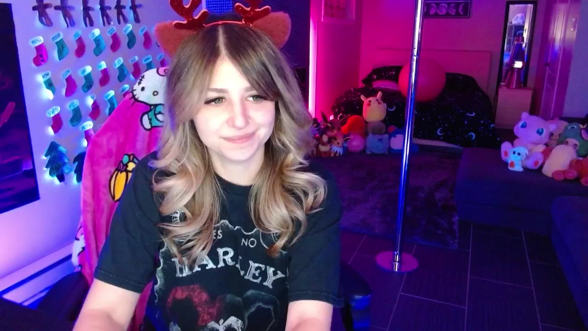 Gallery image thumbnail from Serafina's myfreecams stream on, 12/28/2025, 04:14 image 11 of 20