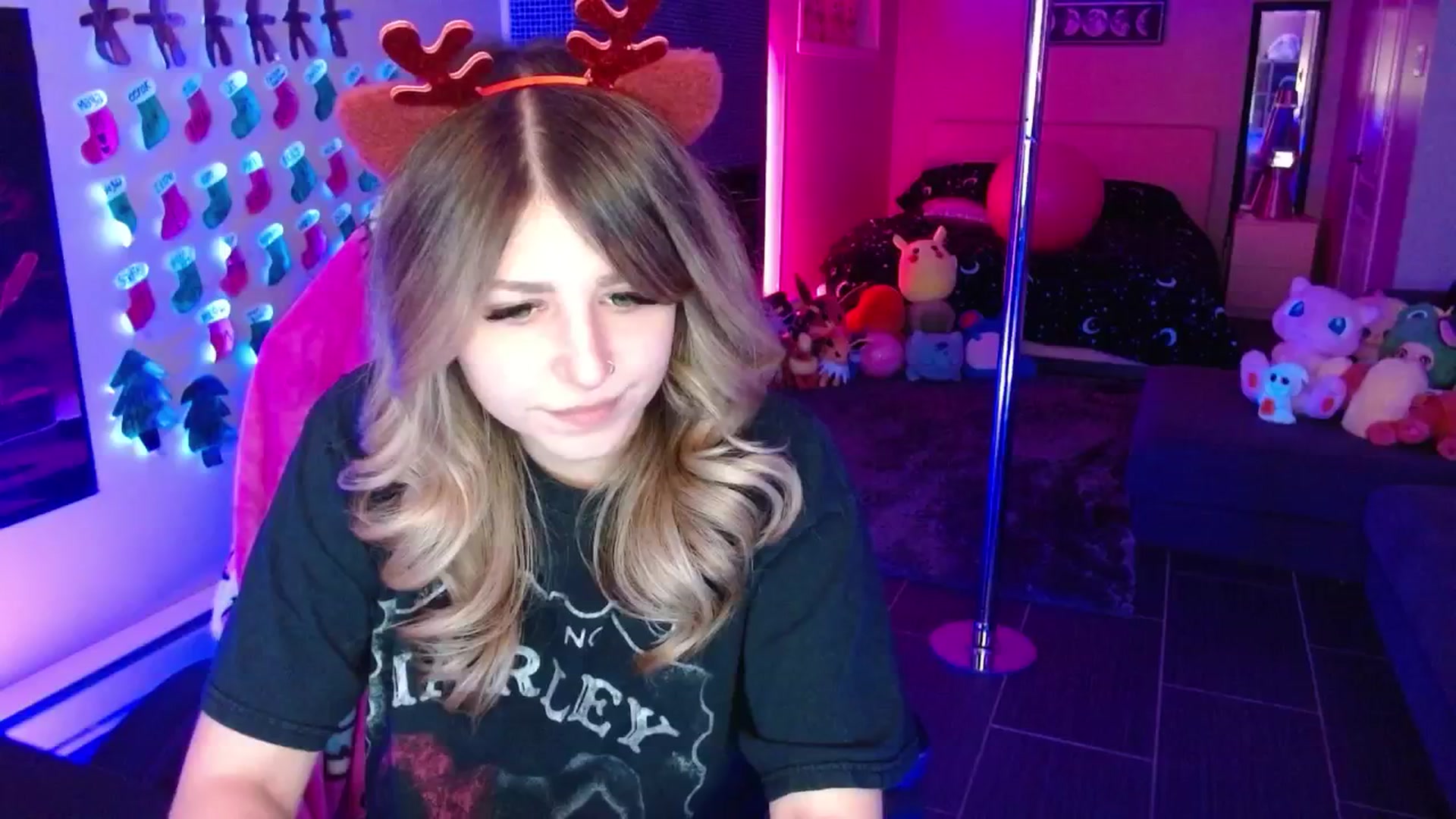 Gallery image thumbnail from Serafina's myfreecams stream on, 12/28/2025, 04:14 image 13 of 20