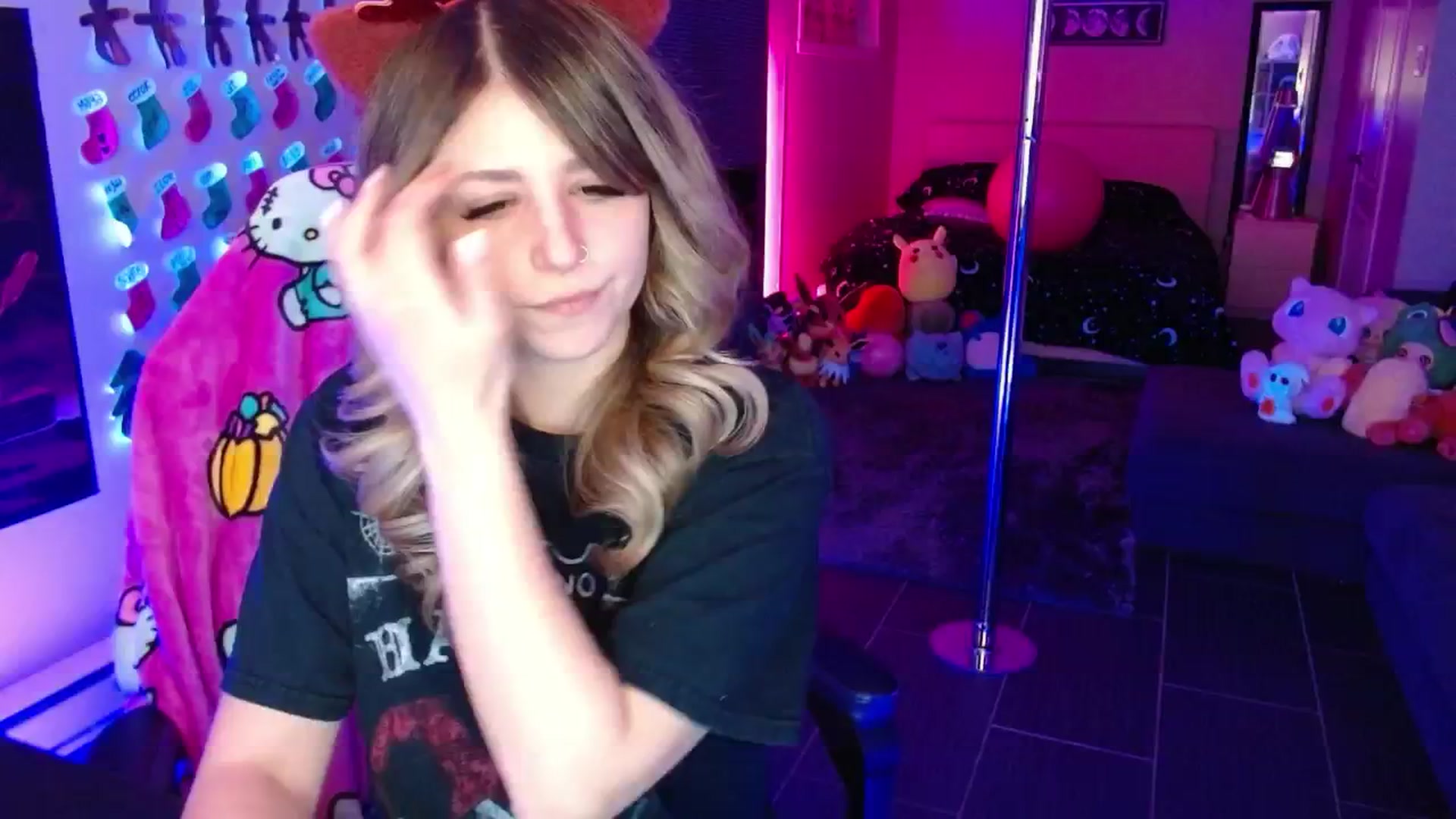 Gallery image thumbnail from Serafina's myfreecams stream on, 12/28/2025, 04:14 image 15 of 20