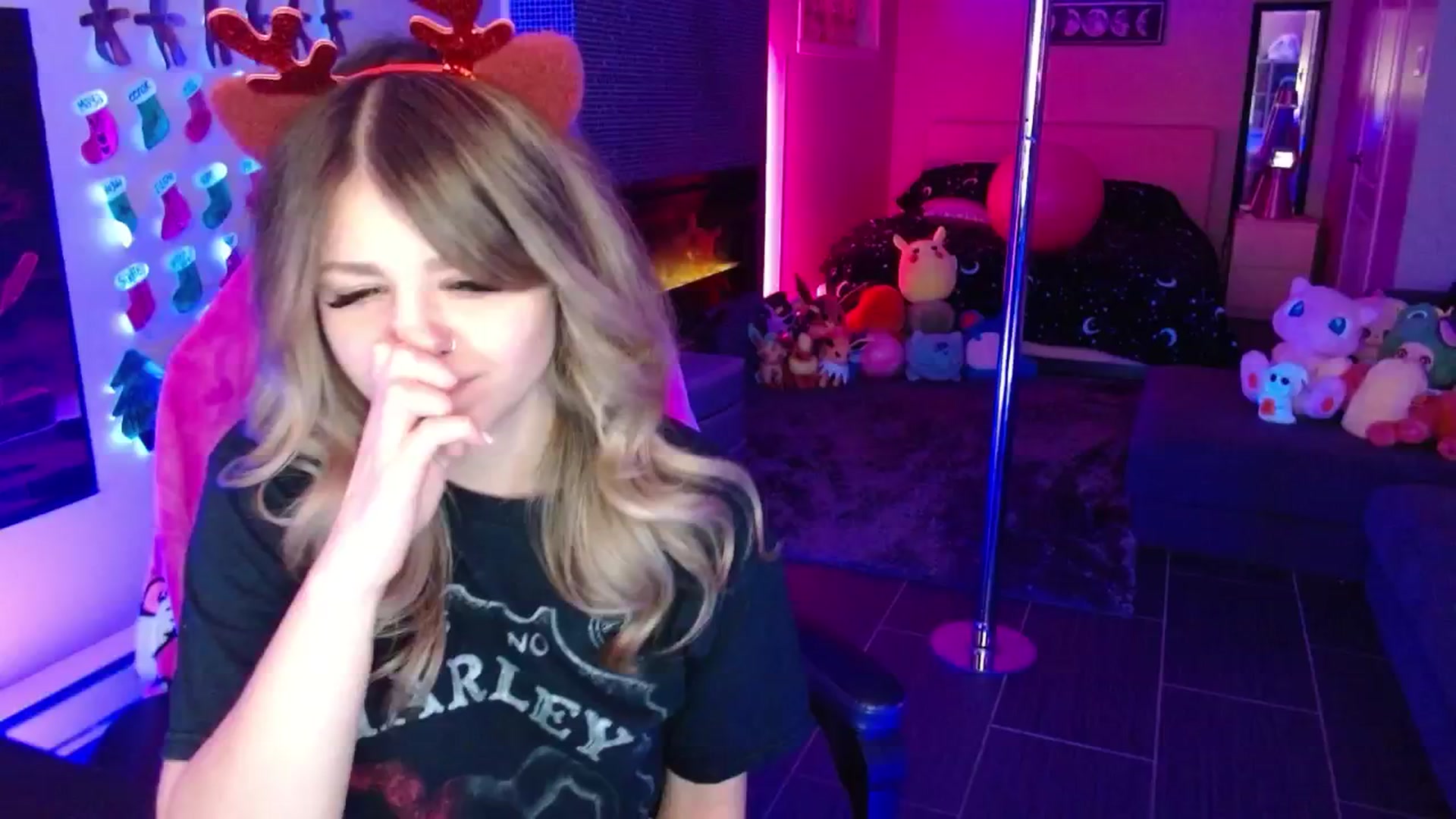 Gallery image thumbnail from Serafina's myfreecams stream on, 12/28/2025, 04:14 image 10 of 20