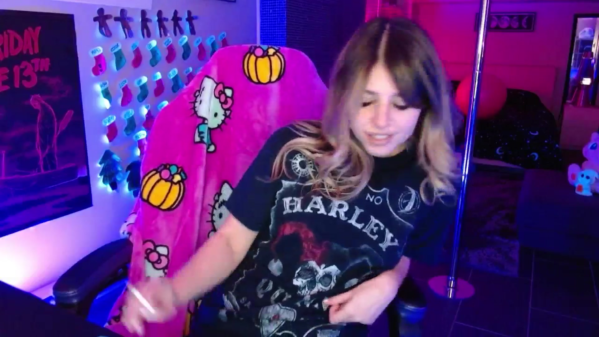 Gallery image thumbnail from Serafina's myfreecams stream on, 12/28/2025, 07:09 image 4 of 20