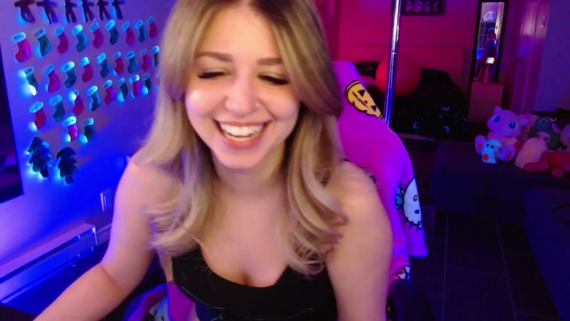 Gallery image thumbnail from Serafina's myfreecams stream on, 12/29/2025, 04:59 image 19 of 20
