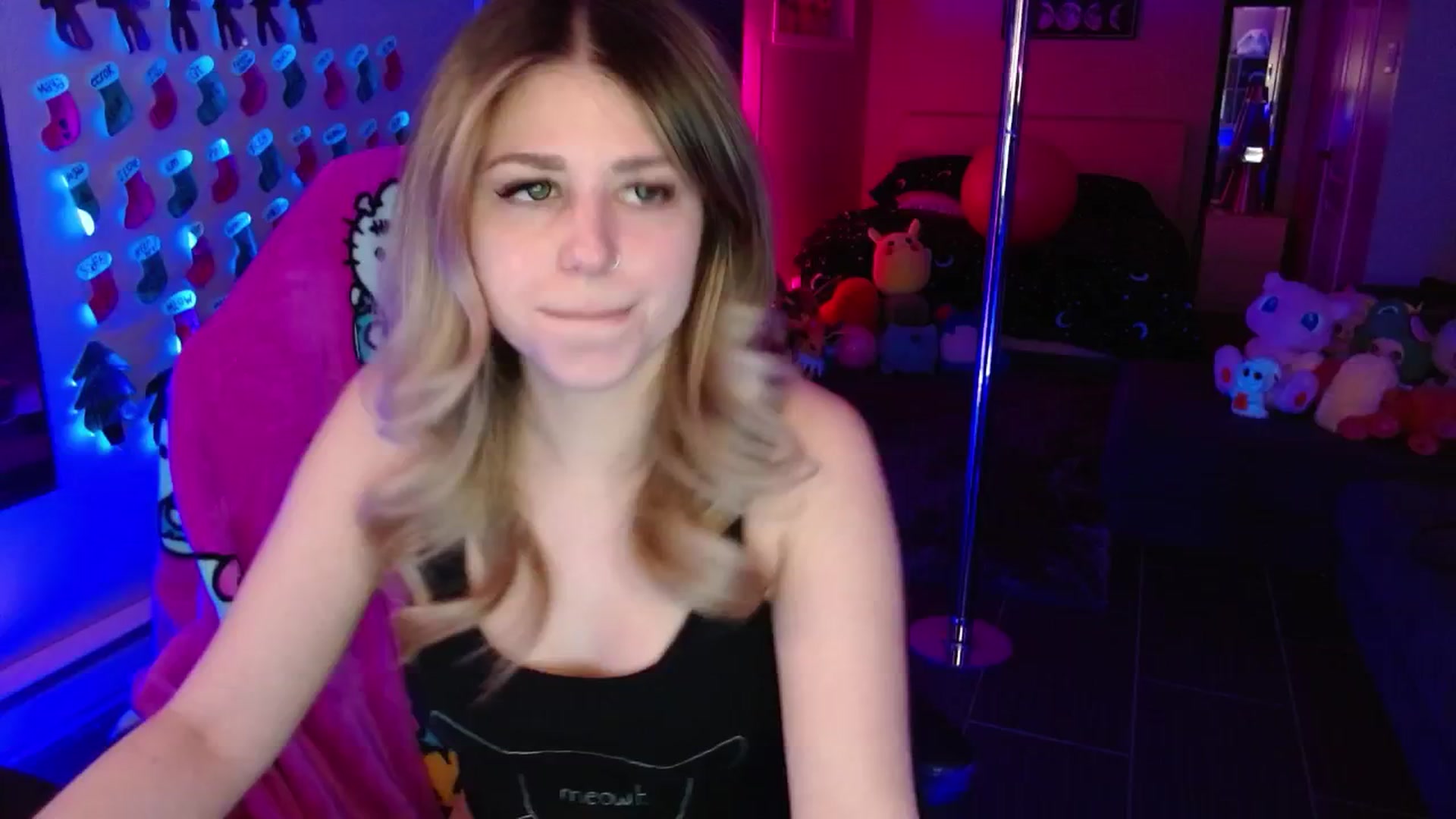 Gallery image thumbnail from Serafina's myfreecams stream on, 12/29/2025, 04:59 image 6 of 20