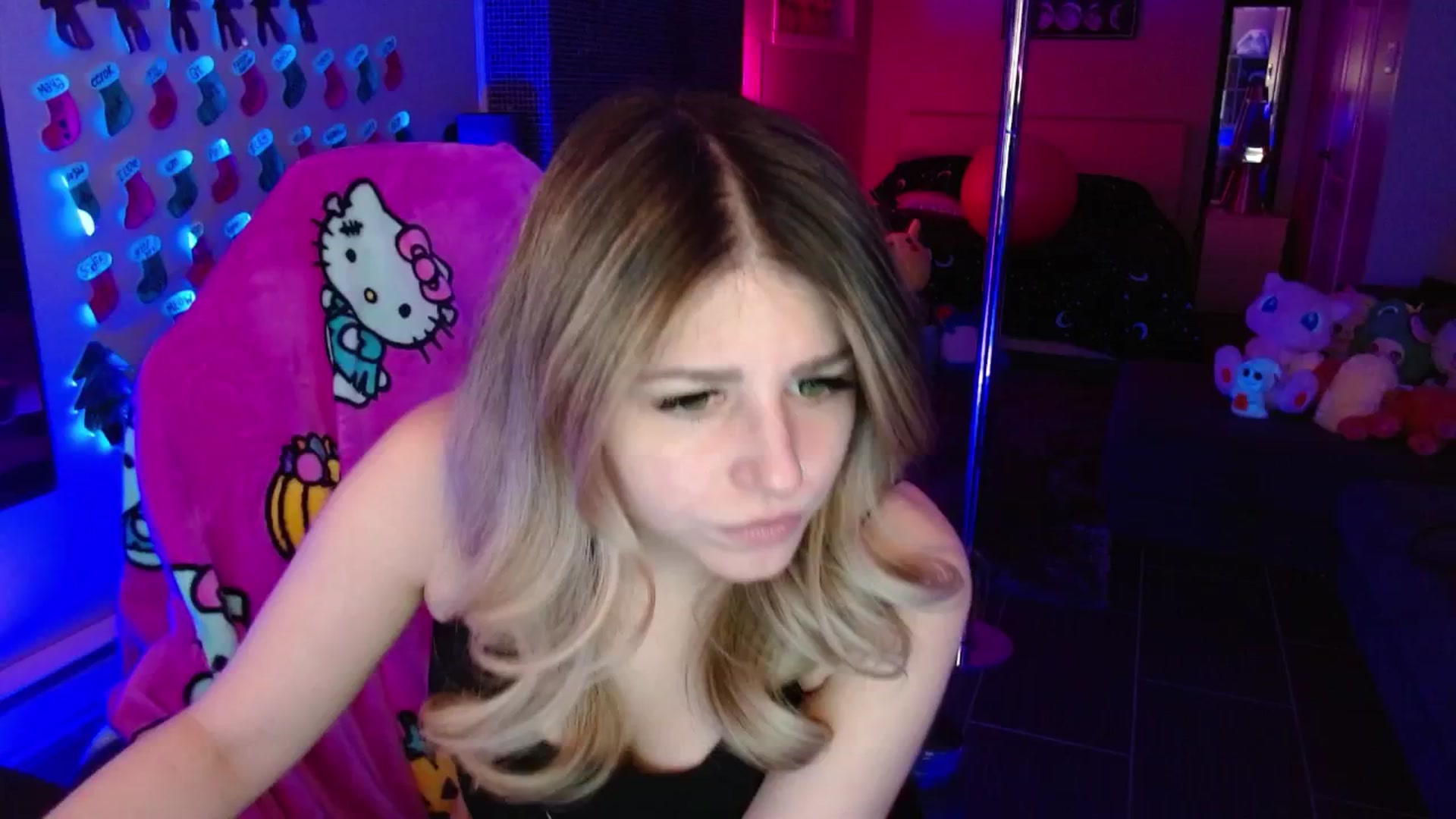 Gallery image thumbnail from Serafina's myfreecams stream on, 12/29/2025, 04:59 image 4 of 20