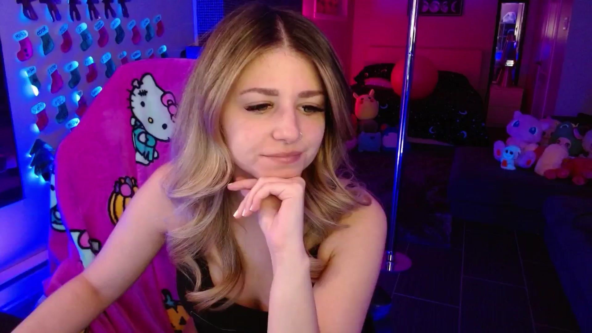 Gallery image thumbnail from Serafina's myfreecams stream on, 12/29/2025, 04:59 image 1 of 20
