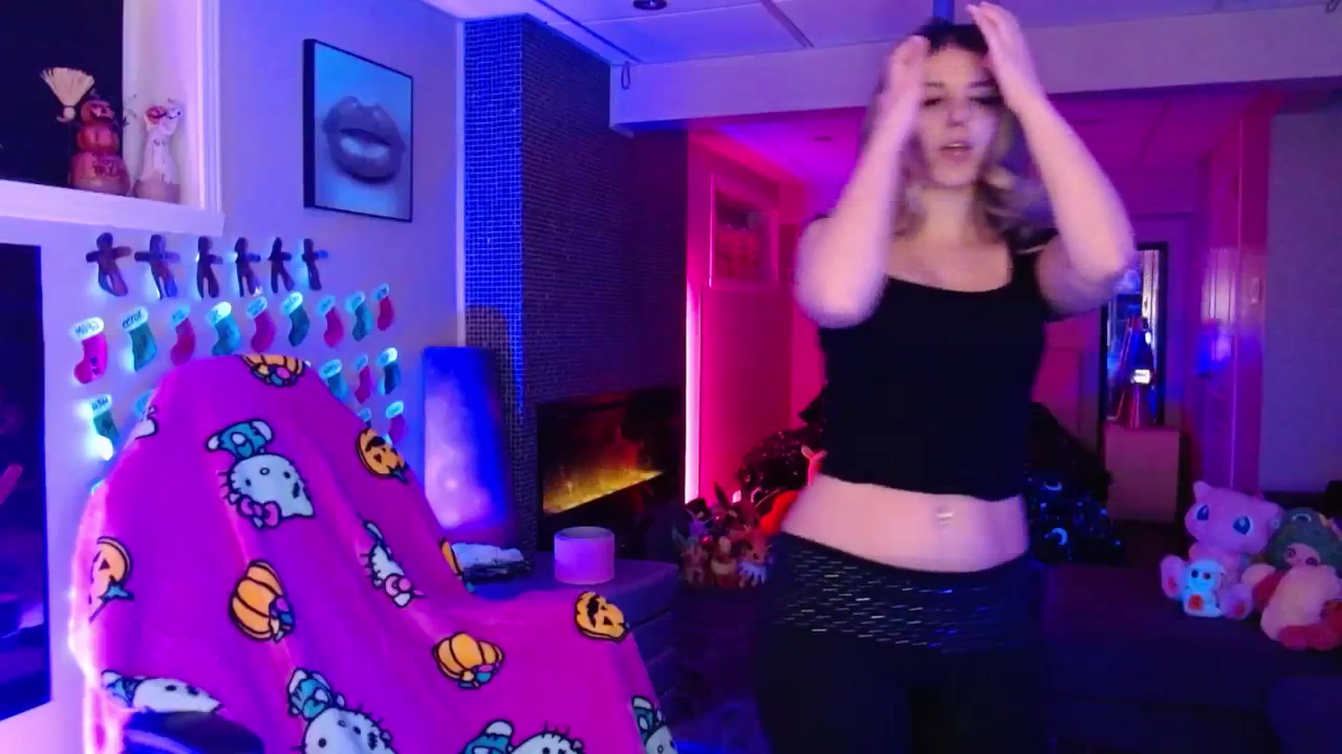 Gallery image thumbnail from Serafina's myfreecams stream on, 01/07/2026, 03:43 image 12 of 20