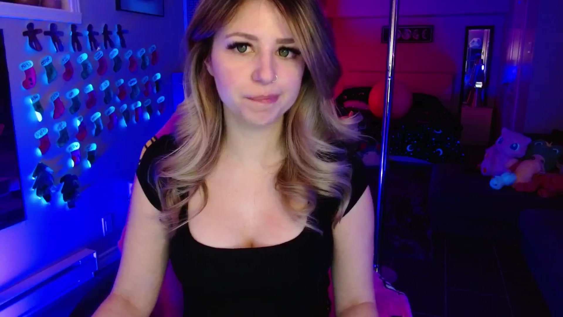 Gallery image thumbnail from Serafina's myfreecams stream on, 01/07/2026, 03:43 image 2 of 20