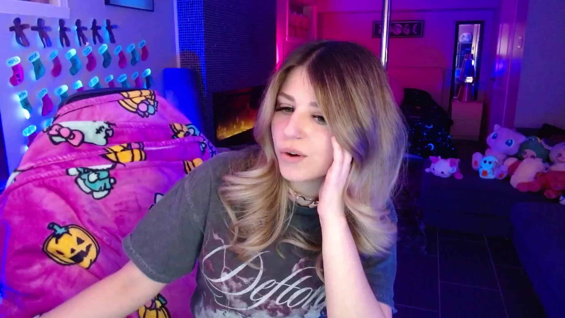 Gallery image thumbnail from Serafina's myfreecams stream on, 01/10/2026, 04:36 image 17 of 20