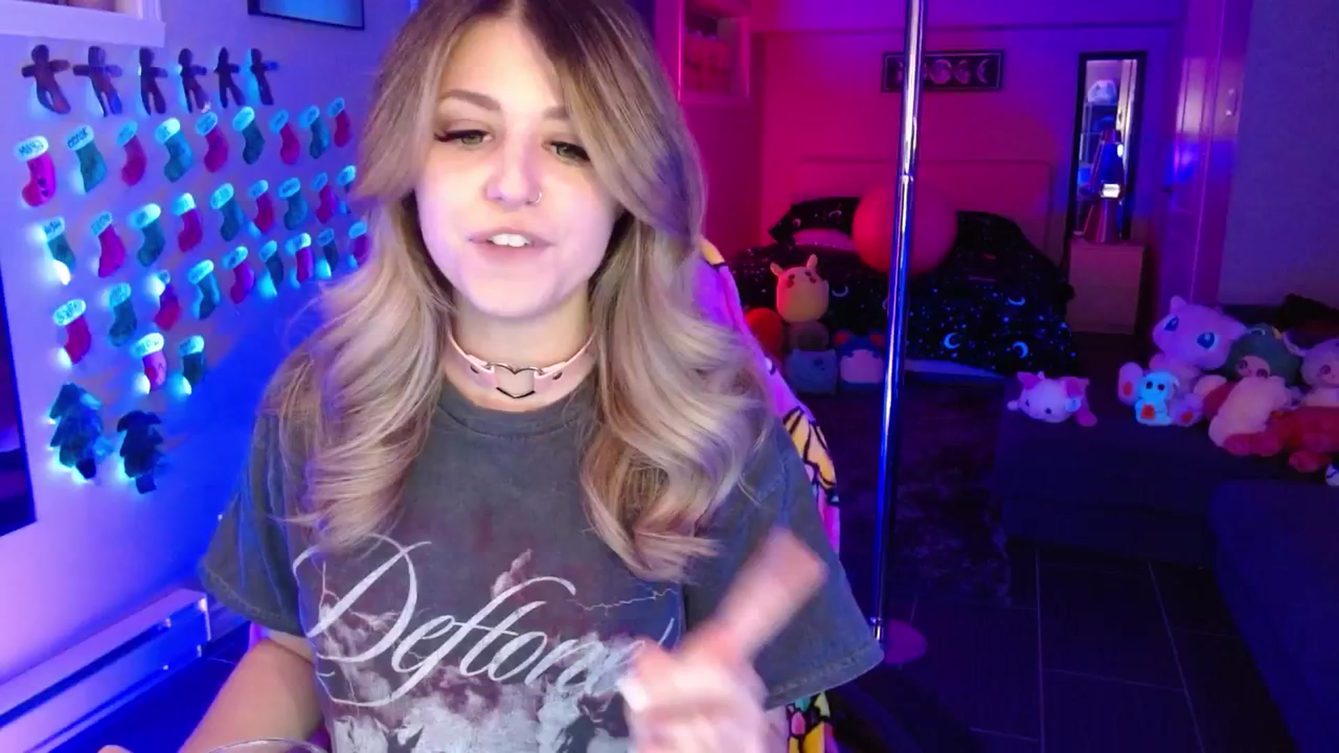 Gallery image thumbnail from Serafina's myfreecams stream on, 01/10/2026, 04:36 image 10 of 20