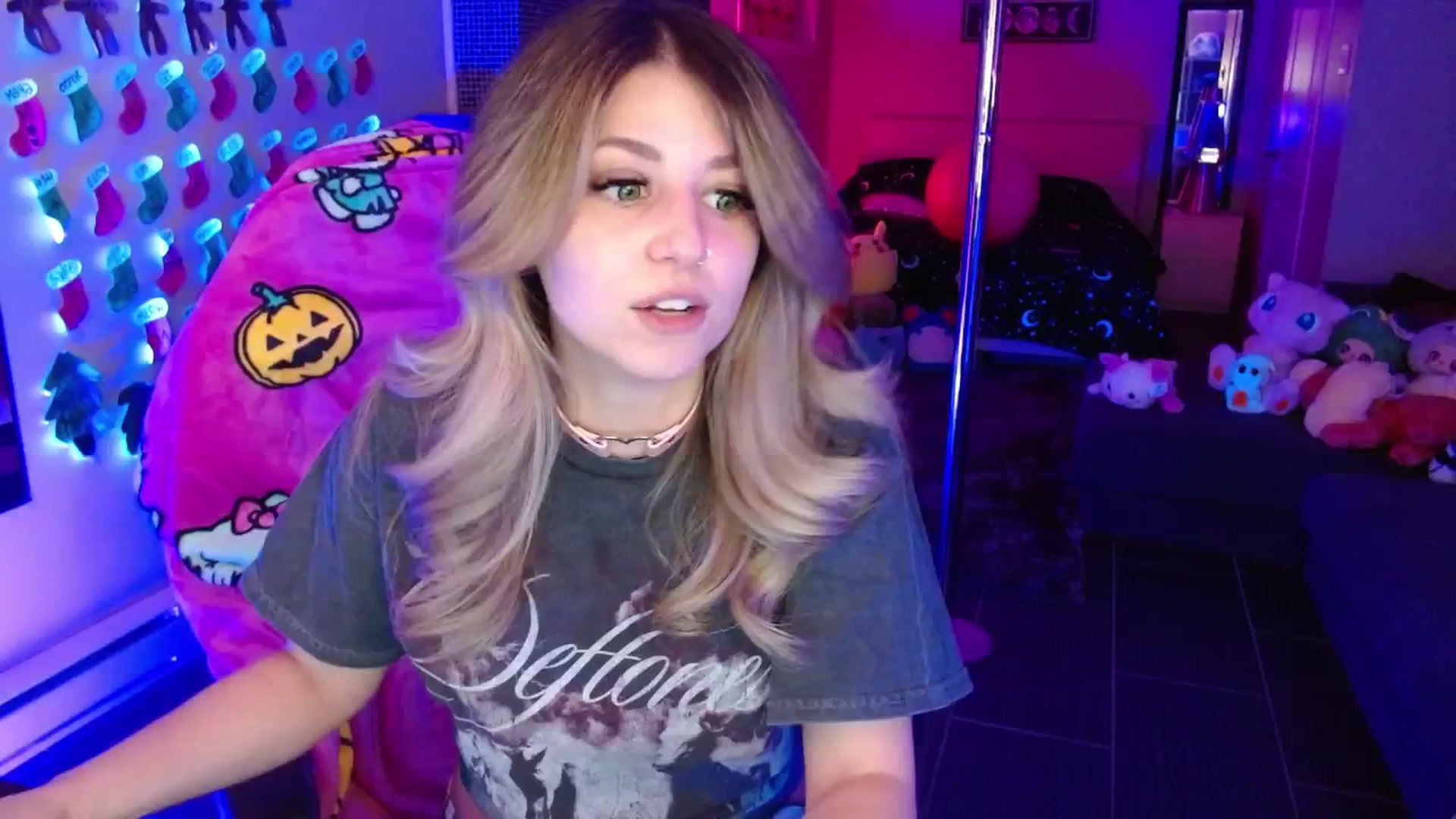 Gallery image thumbnail from Serafina's myfreecams stream on, 01/10/2026, 04:36 image 8 of 20