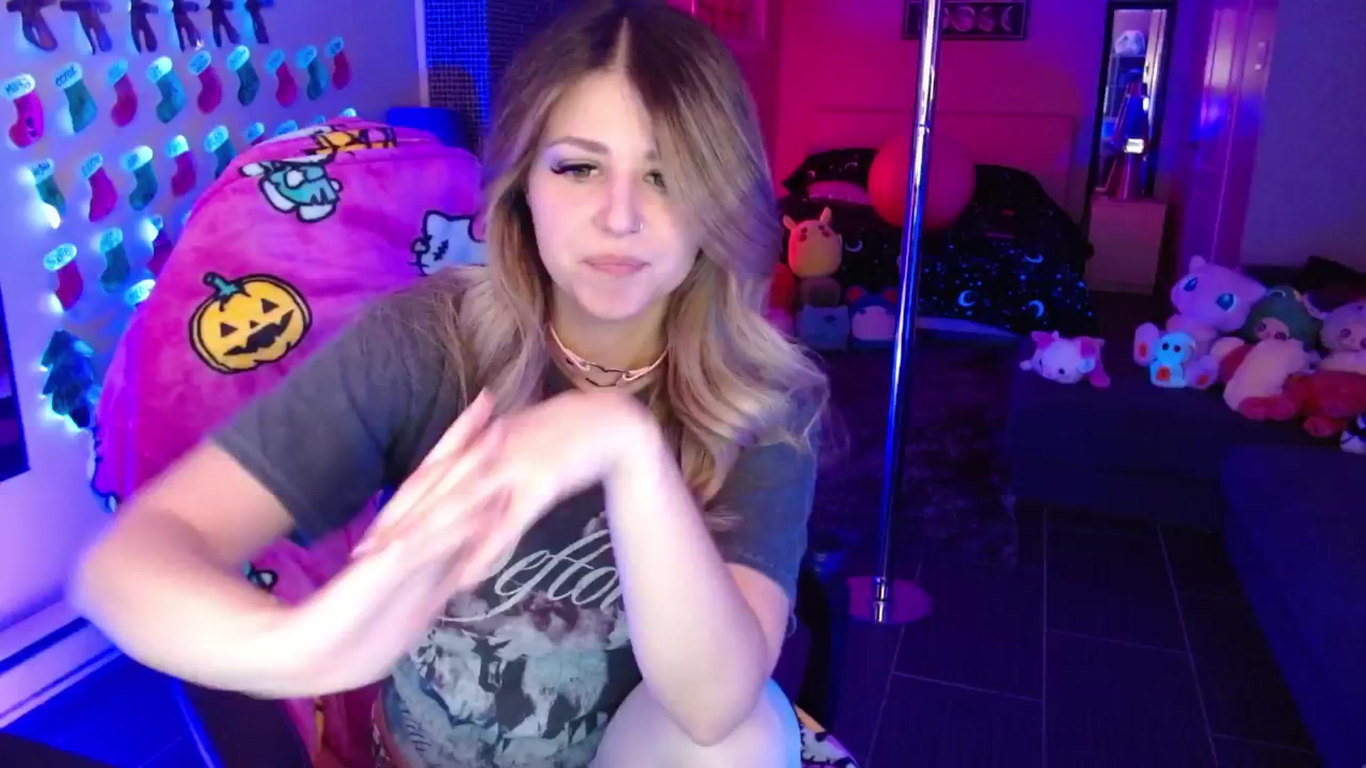 Gallery image thumbnail from Serafina's myfreecams stream on, 01/10/2026, 04:36 image 6 of 20