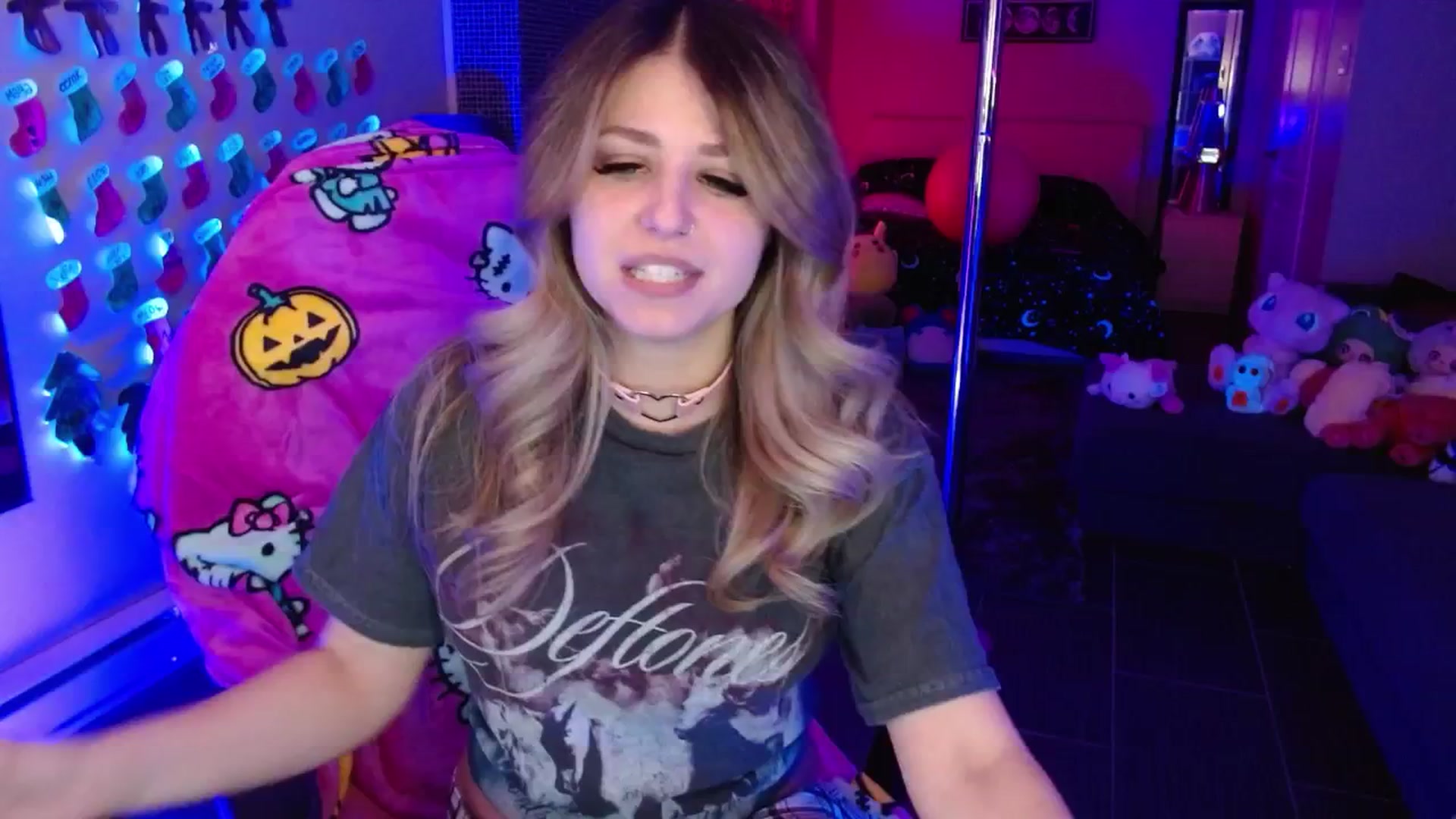 Gallery image thumbnail from Serafina's myfreecams stream on, 01/10/2026, 04:36 image 7 of 20