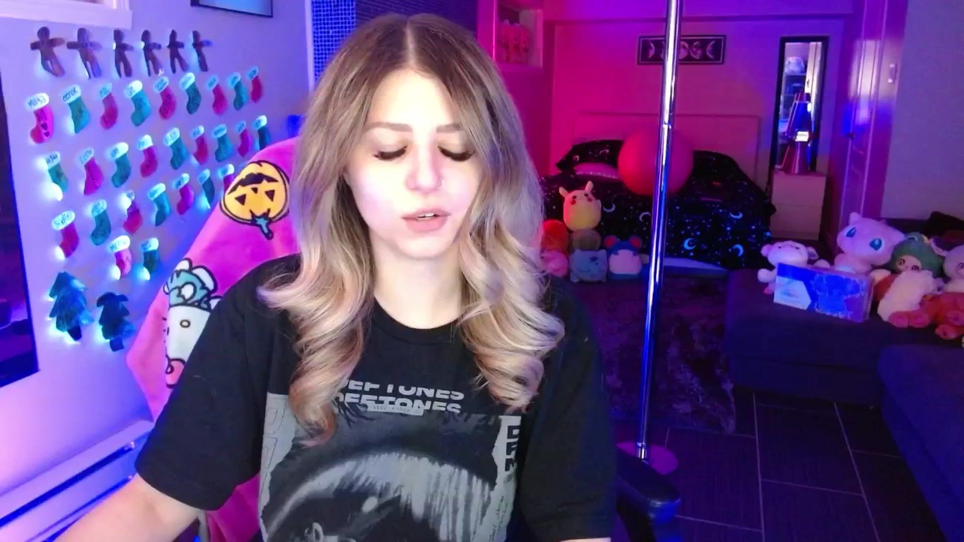 Gallery image thumbnail from Serafina's myfreecams stream on, 01/12/2026, 03:38 image 17 of 20