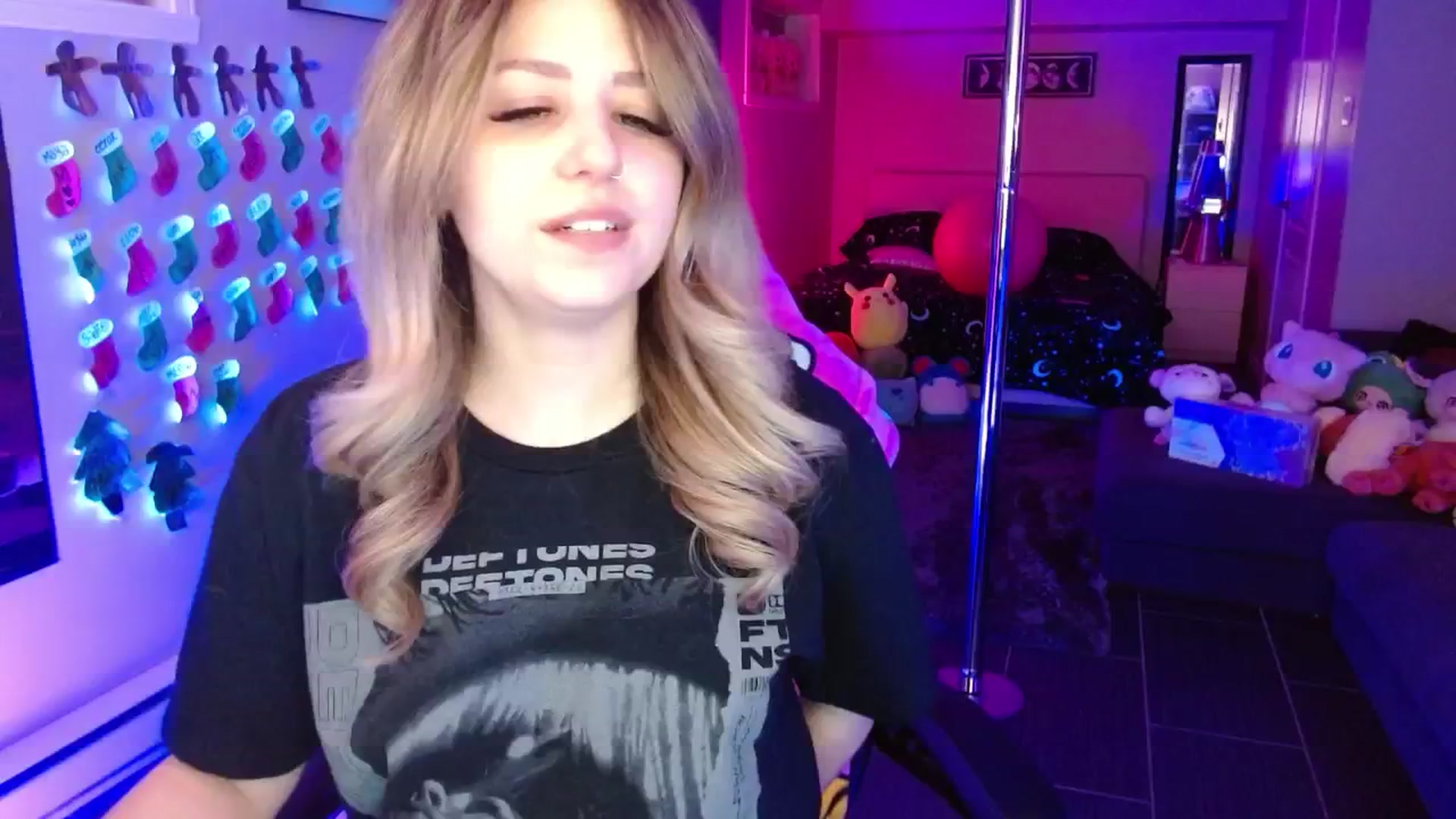 Gallery image thumbnail from Serafina's myfreecams stream on, 01/12/2026, 03:38 image 14 of 20