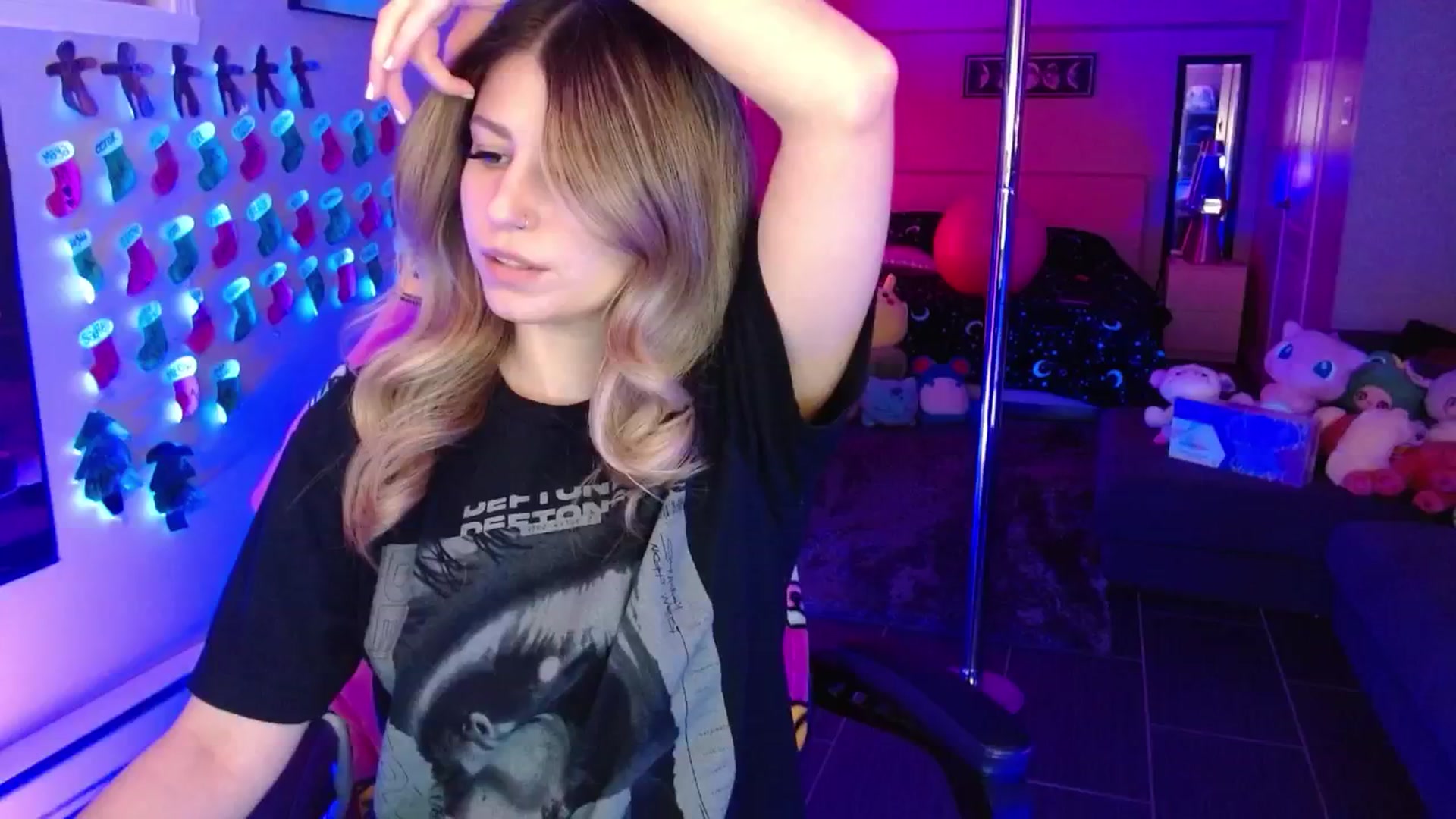 Gallery image thumbnail from Serafina's myfreecams stream on, 01/12/2026, 03:38 image 3 of 20