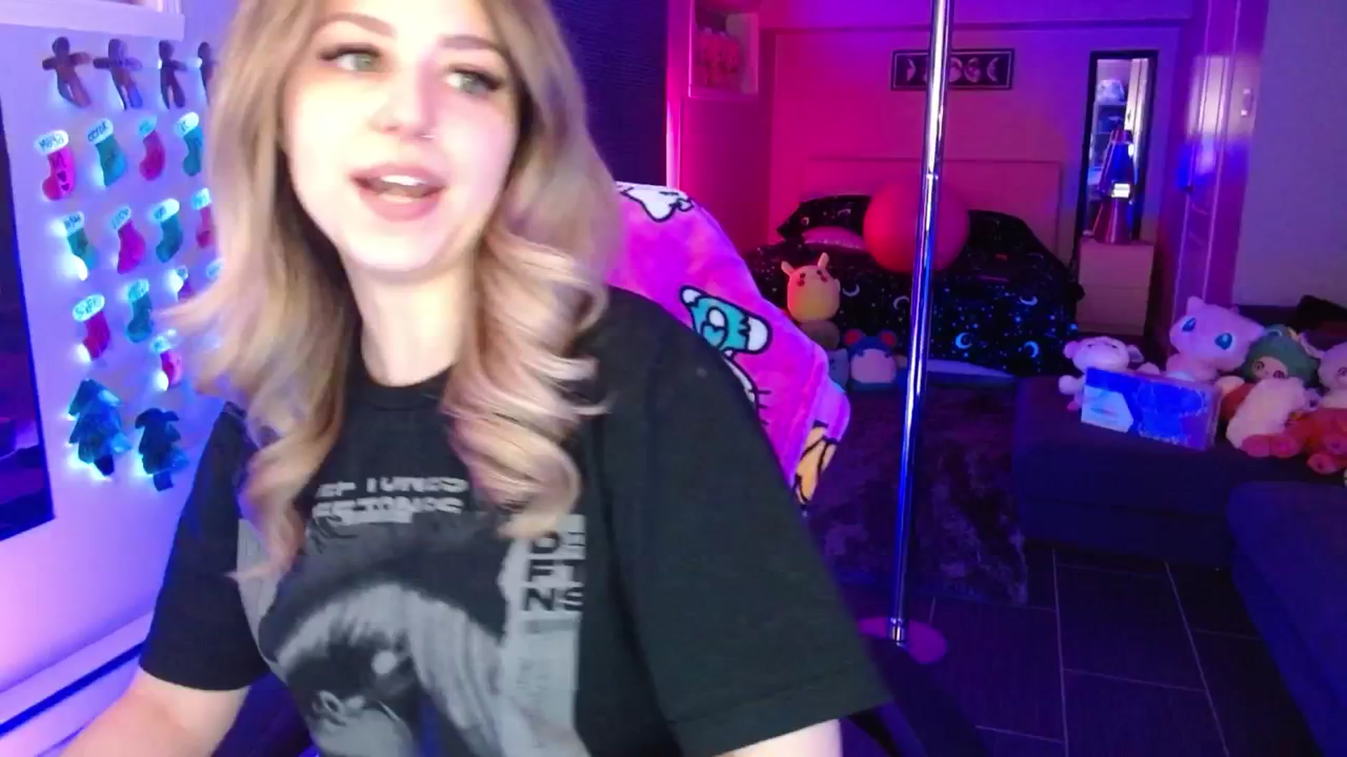 Gallery image thumbnail from Serafina's myfreecams stream on, 01/12/2026, 03:38 image 15 of 20