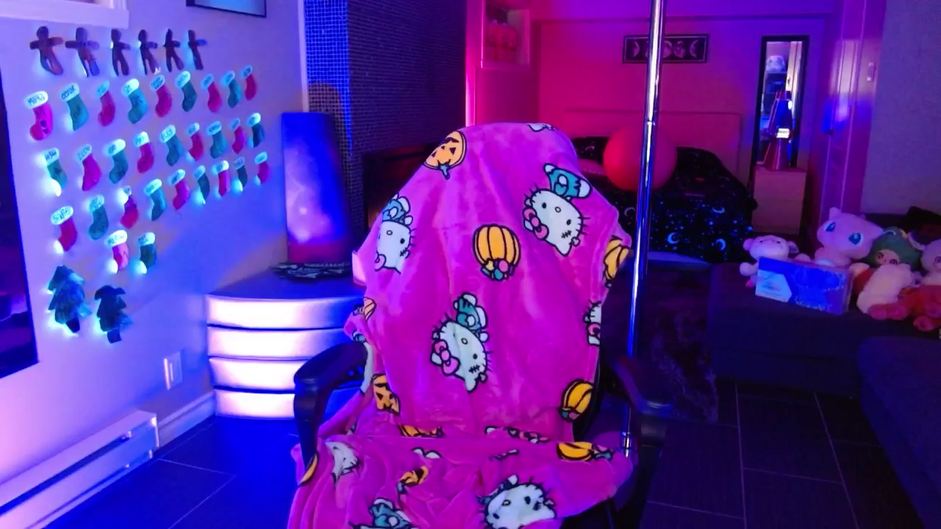 Gallery image thumbnail from Serafina's myfreecams stream on, 01/12/2026, 03:38 image 2 of 20