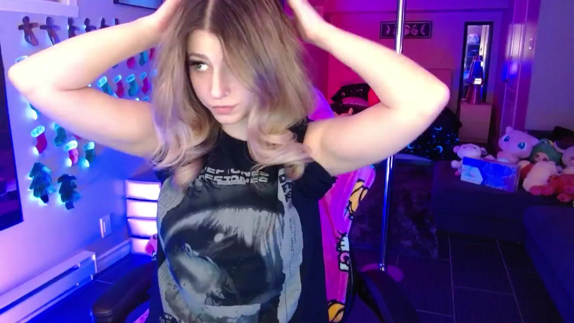 Gallery image thumbnail from Serafina's myfreecams stream on, 01/12/2026, 03:38 image 6 of 20