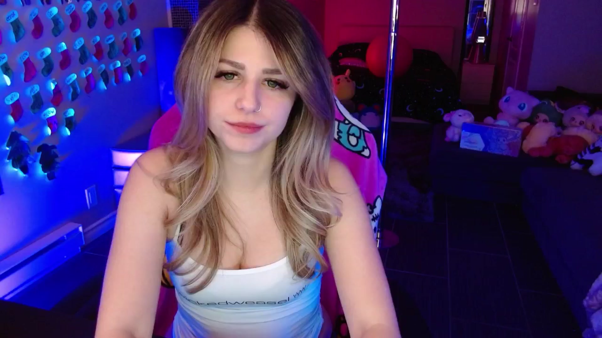 Gallery image thumbnail from Serafina's myfreecams stream on, 01/14/2026, 06:39 image 6 of 20