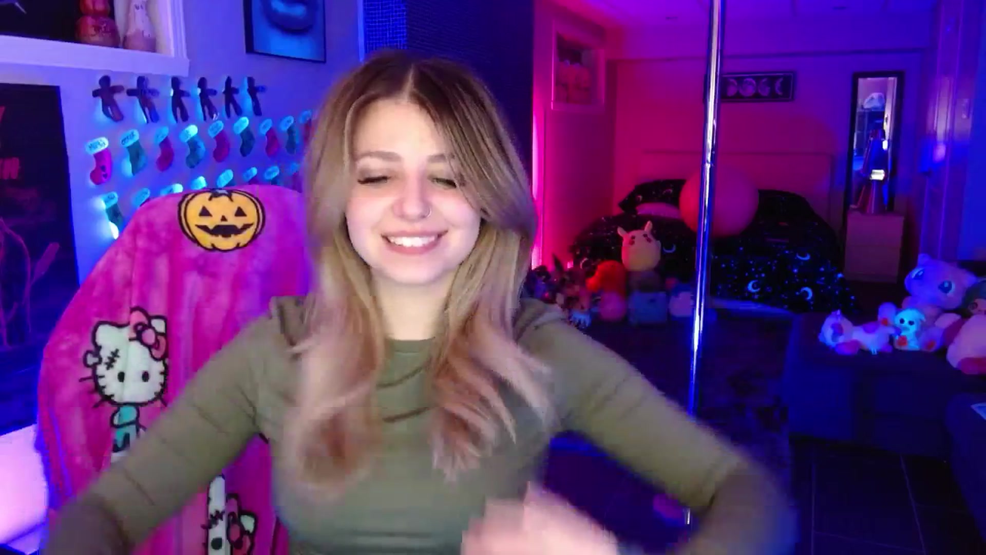 Gallery image thumbnail from Serafina's myfreecams stream on, 01/16/2026, 05:13 image 2 of 20