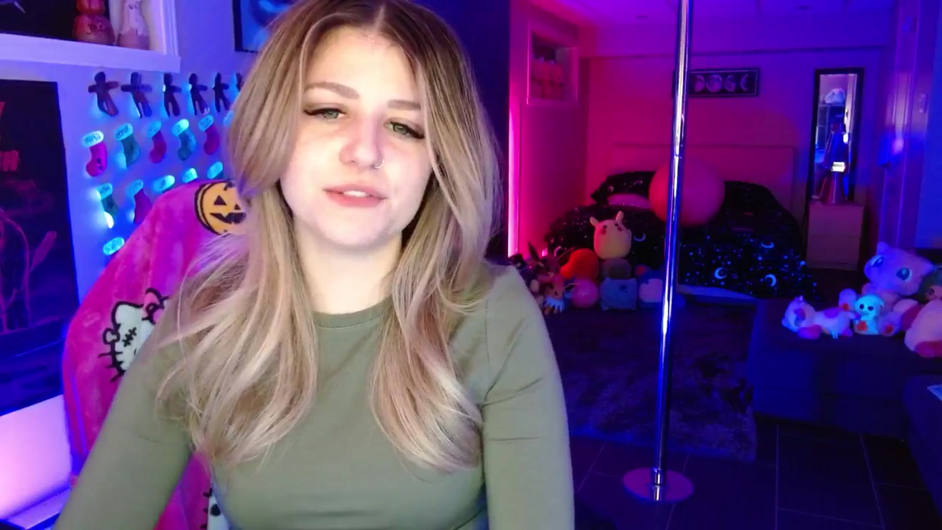 Gallery image thumbnail from Serafina's myfreecams stream on, 01/16/2026, 05:13 image 5 of 20