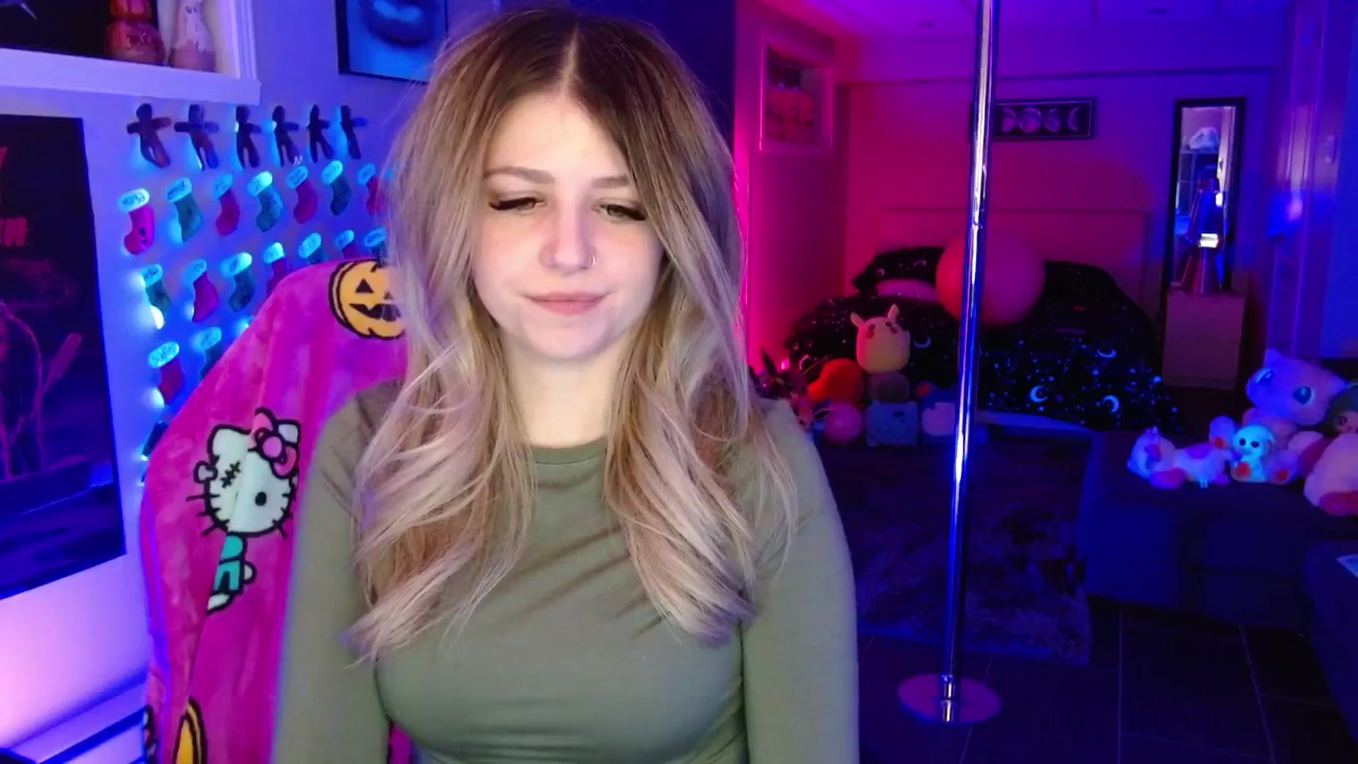 Gallery image thumbnail from Serafina's myfreecams stream on, 01/16/2026, 05:13 image 7 of 20