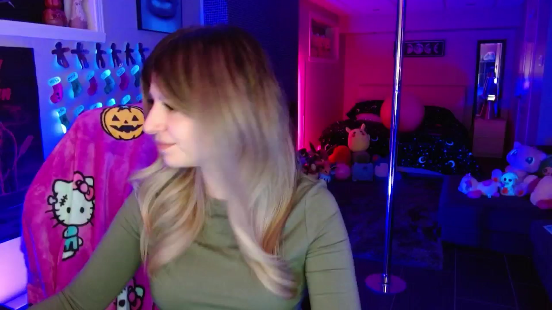 Gallery image thumbnail from Serafina's myfreecams stream on, 01/16/2026, 05:13 image 1 of 20